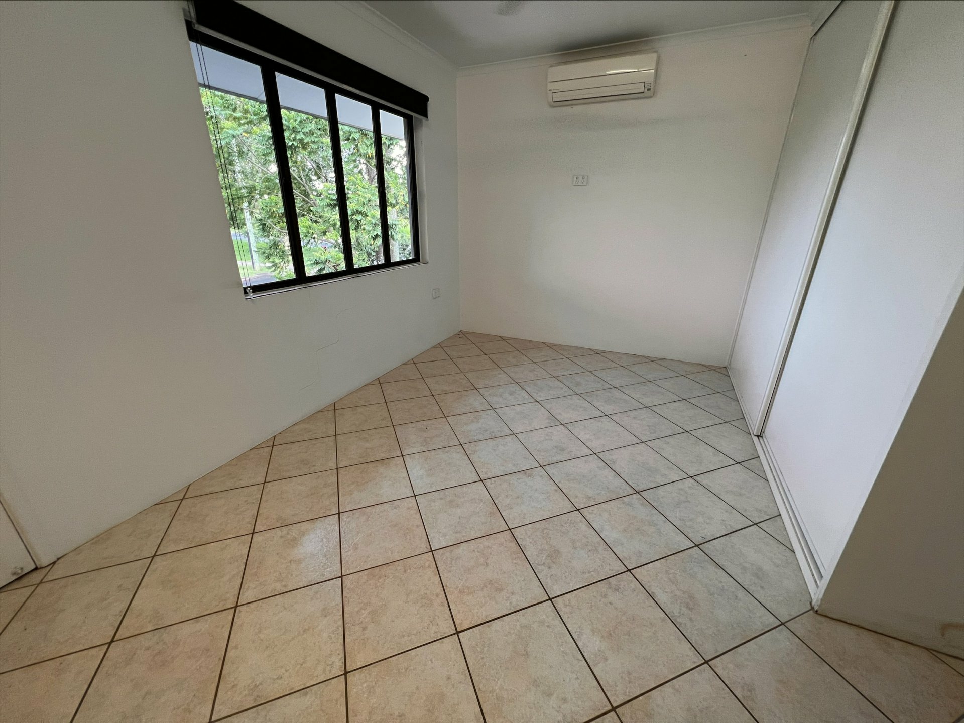 Villa 73A/2-6 Lake Placid Road, CARAVONICA