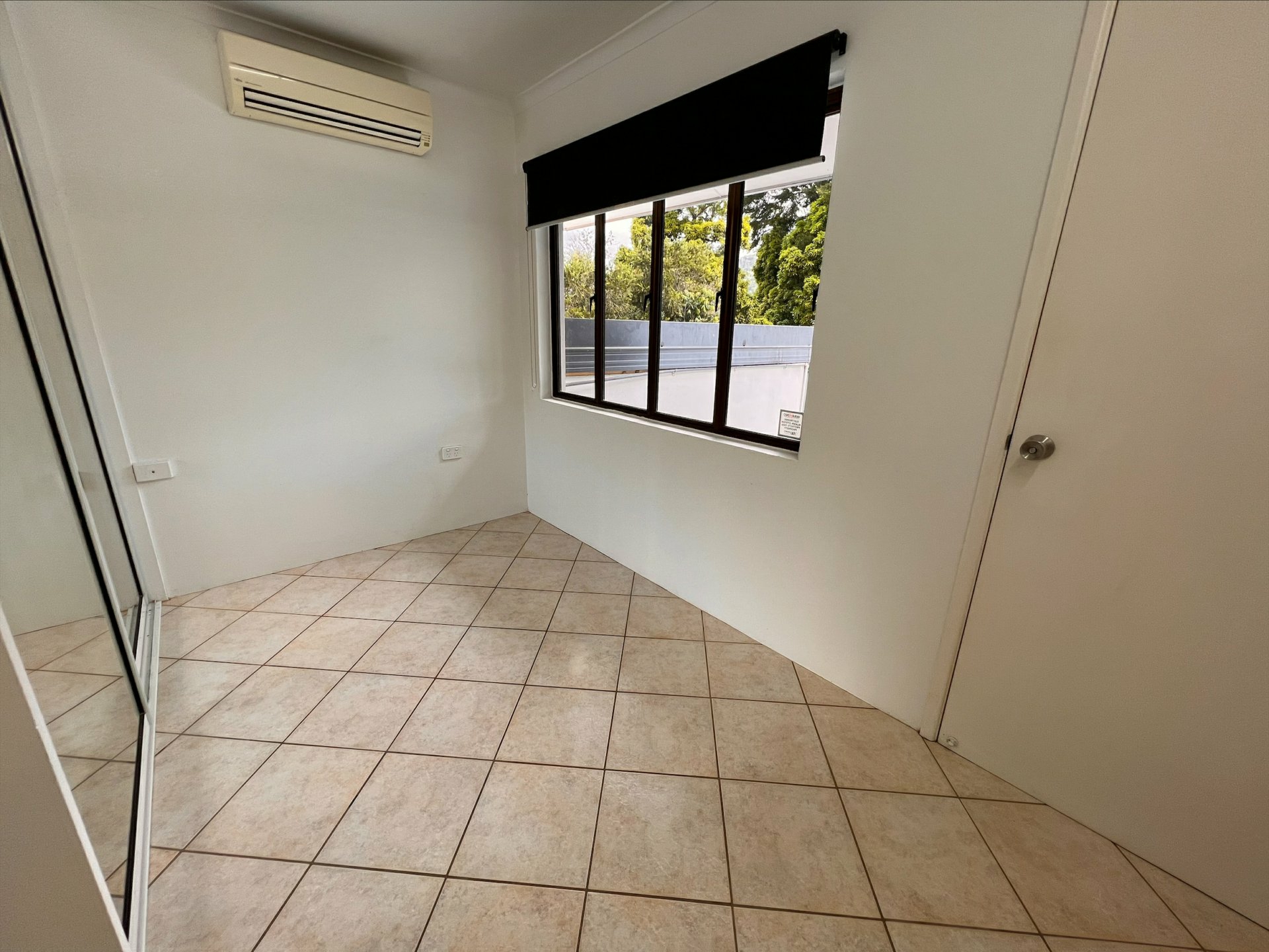 Villa 73A/2-6 Lake Placid Road, CARAVONICA