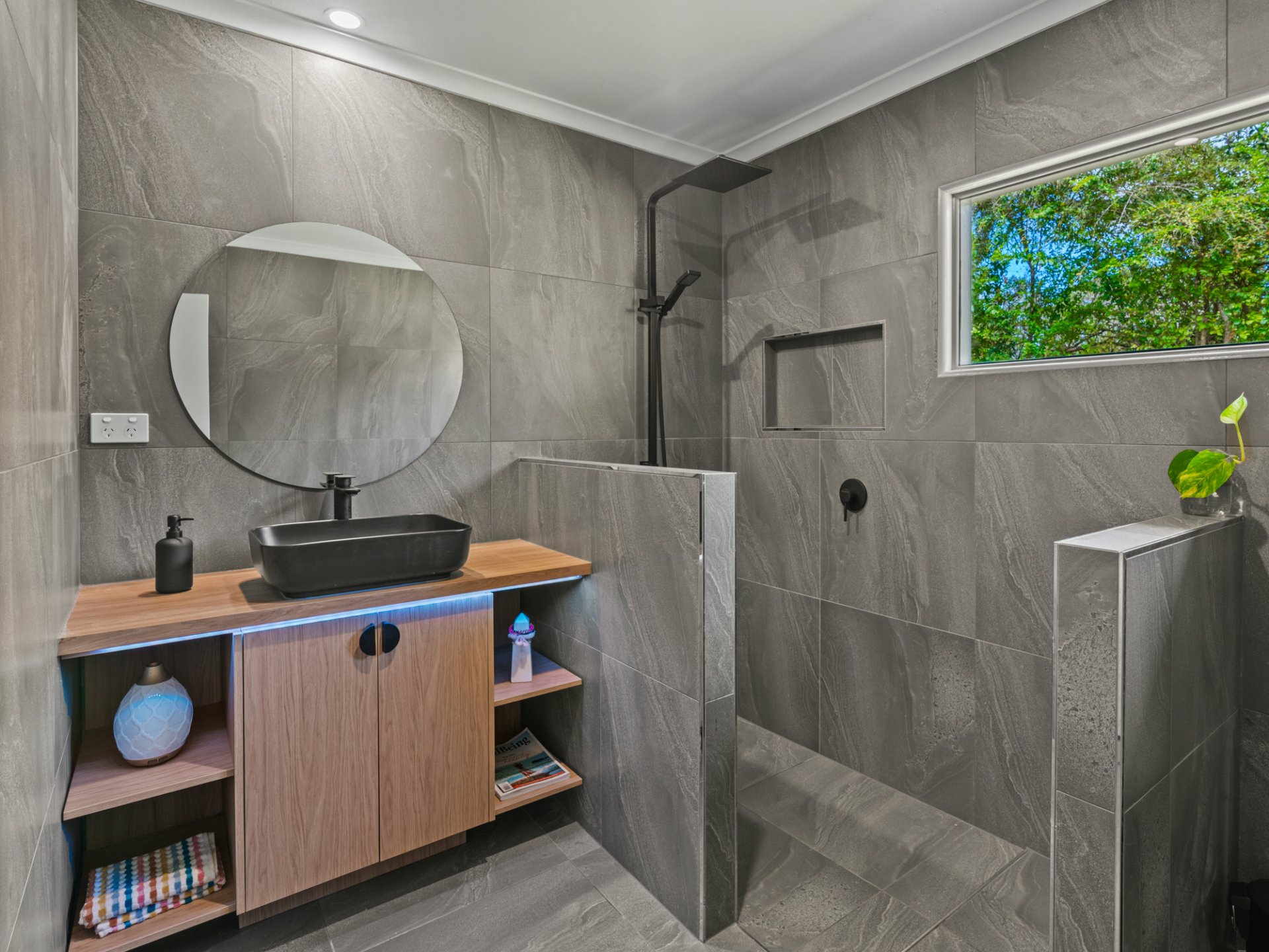 22R Lilybrook Lane, MALANDA