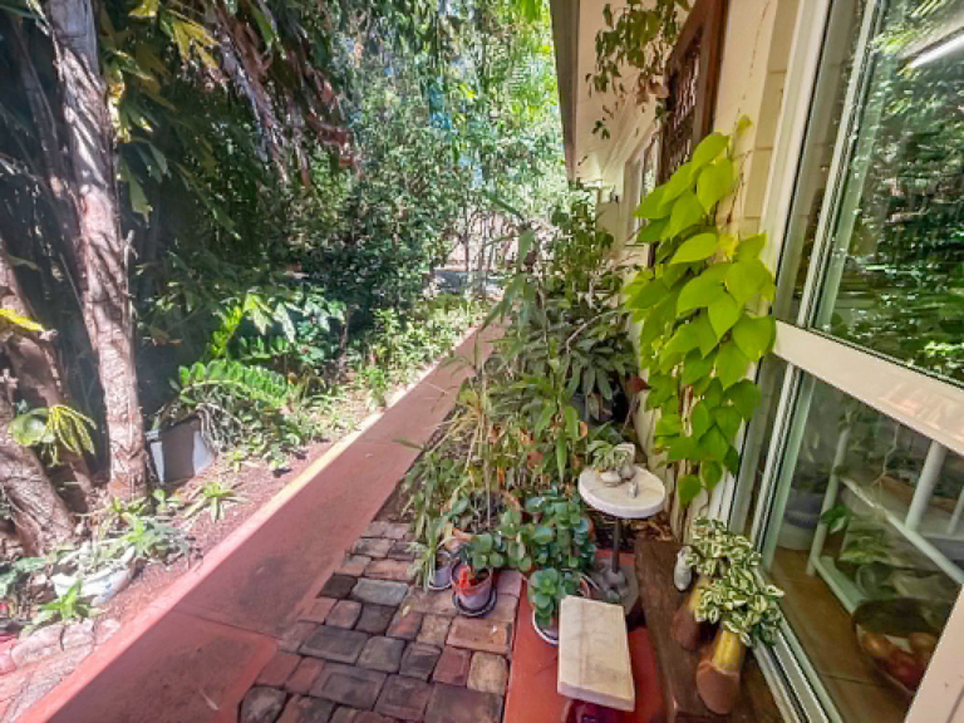 25 King Street — photo 19 of 23