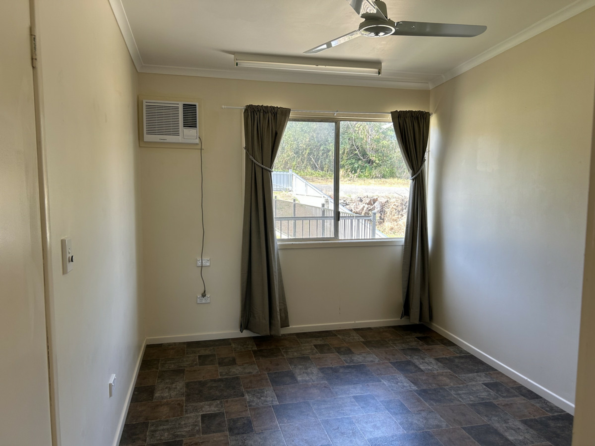 55 Helen Street — photo 14 of 15