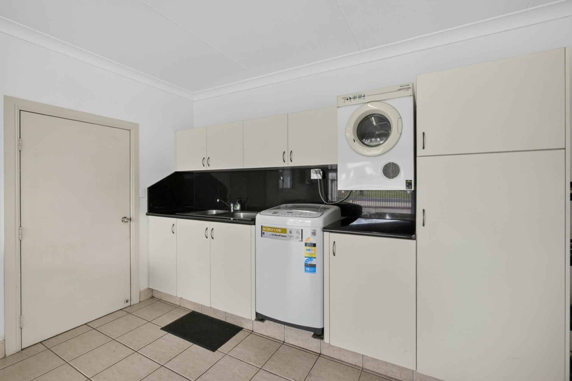 35 Goldview Street — photo 6 of 30
