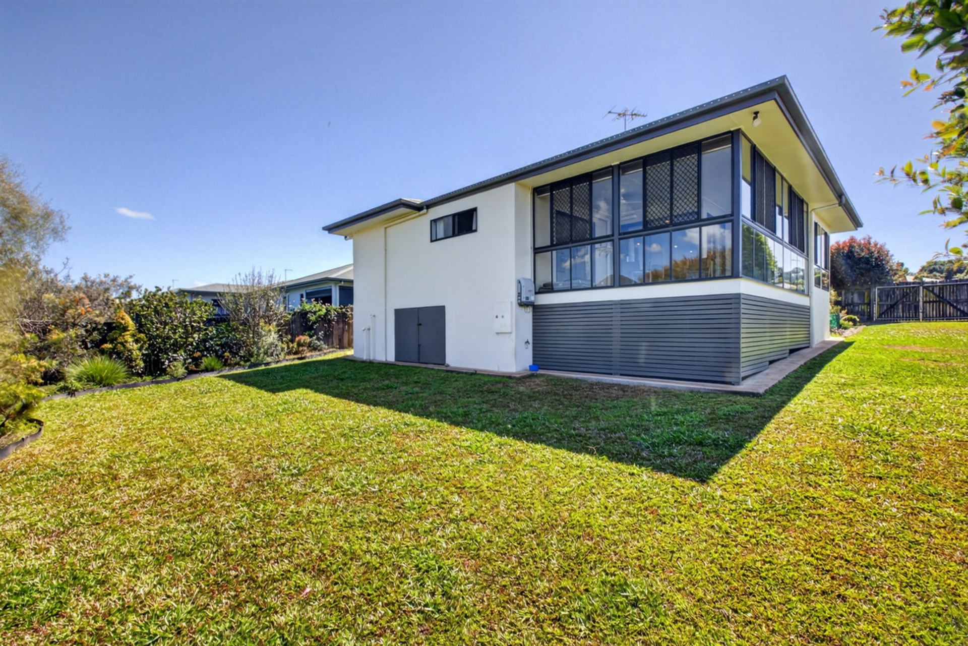 4 Lavender Crescent — photo 19 of 27