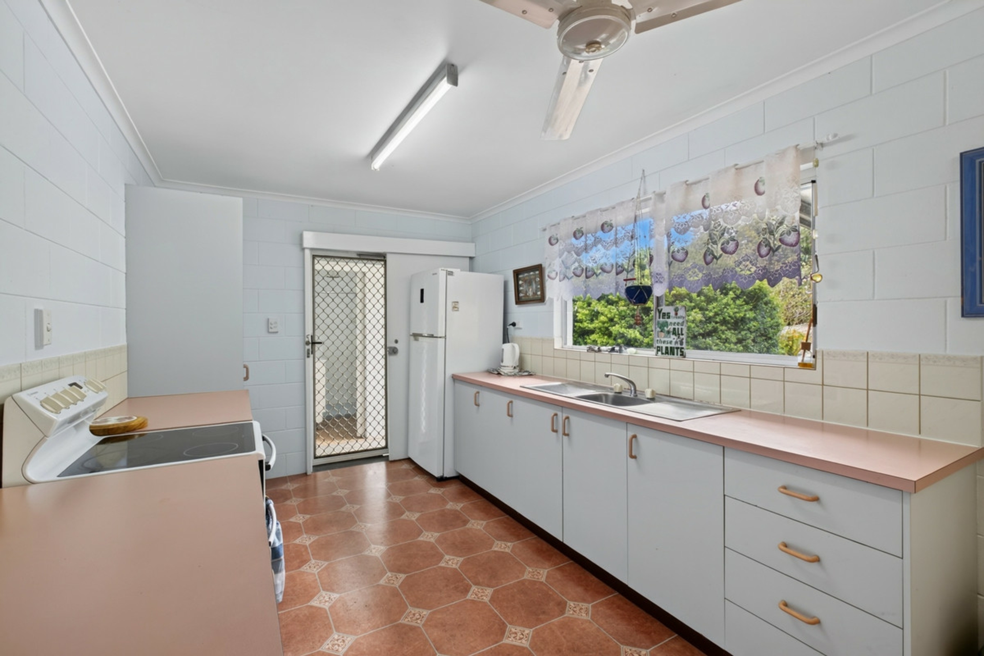 6 Cassia Street — photo 8 of 25