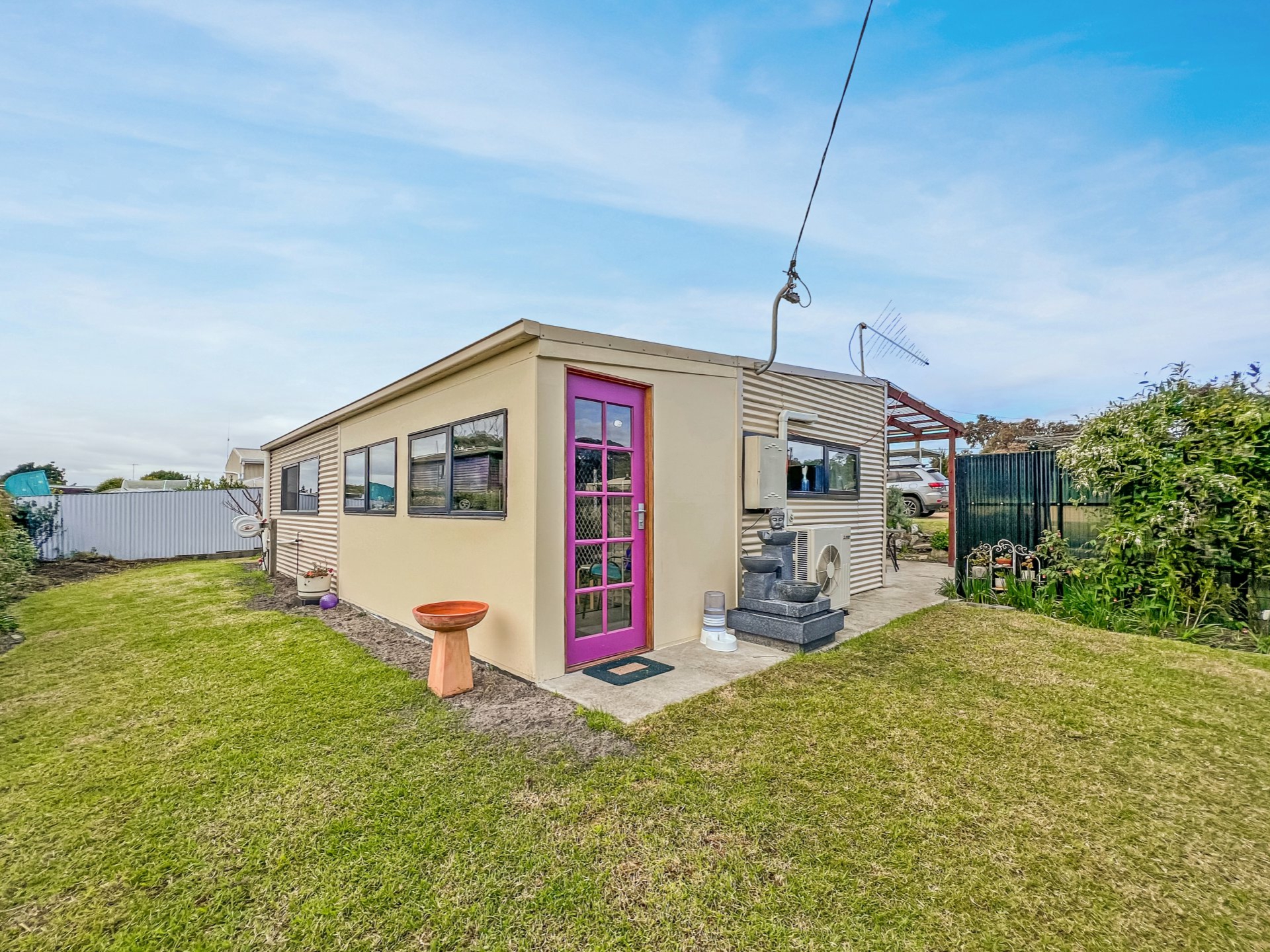 41 Moriarty Road, STIEGLITZ