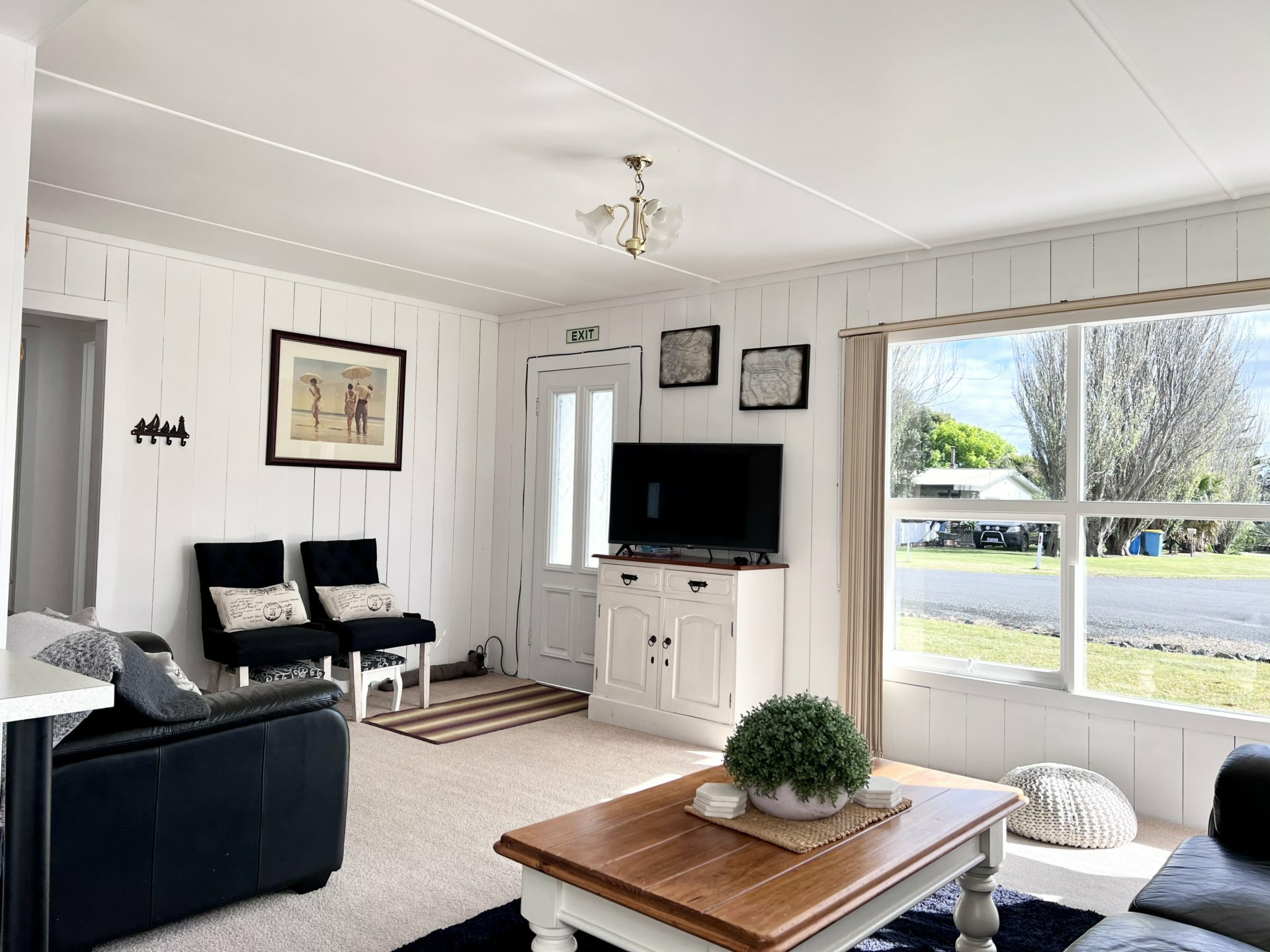 9 Reserve Street, BINALONG BAY