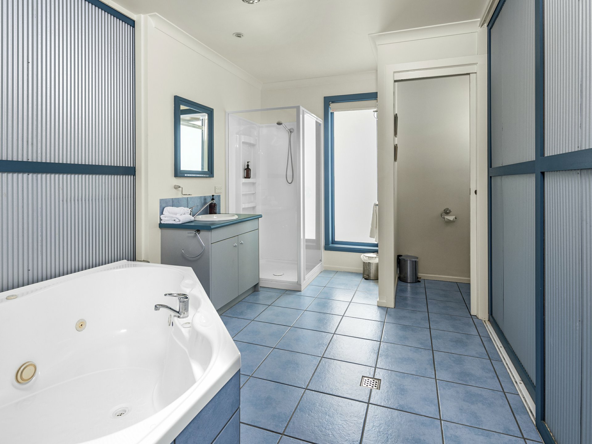 17 Redbill Drive, BICHENO