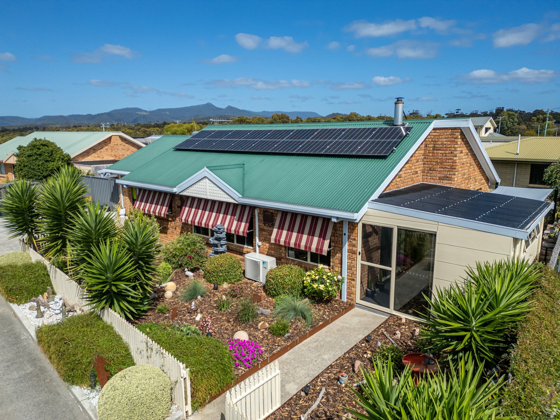 2/1 Cherrywood Drive, SCAMANDER
