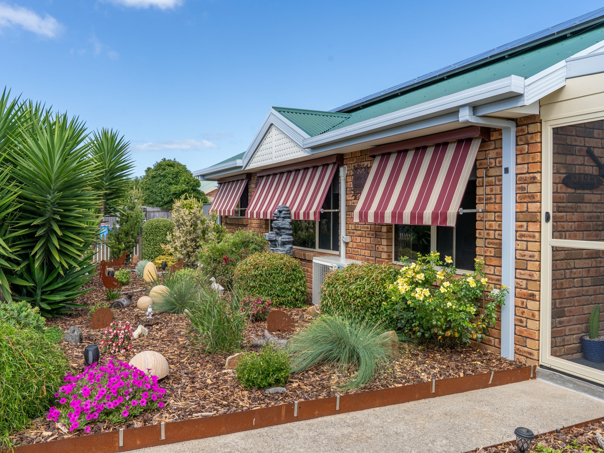 2/1 Cherrywood Drive, SCAMANDER