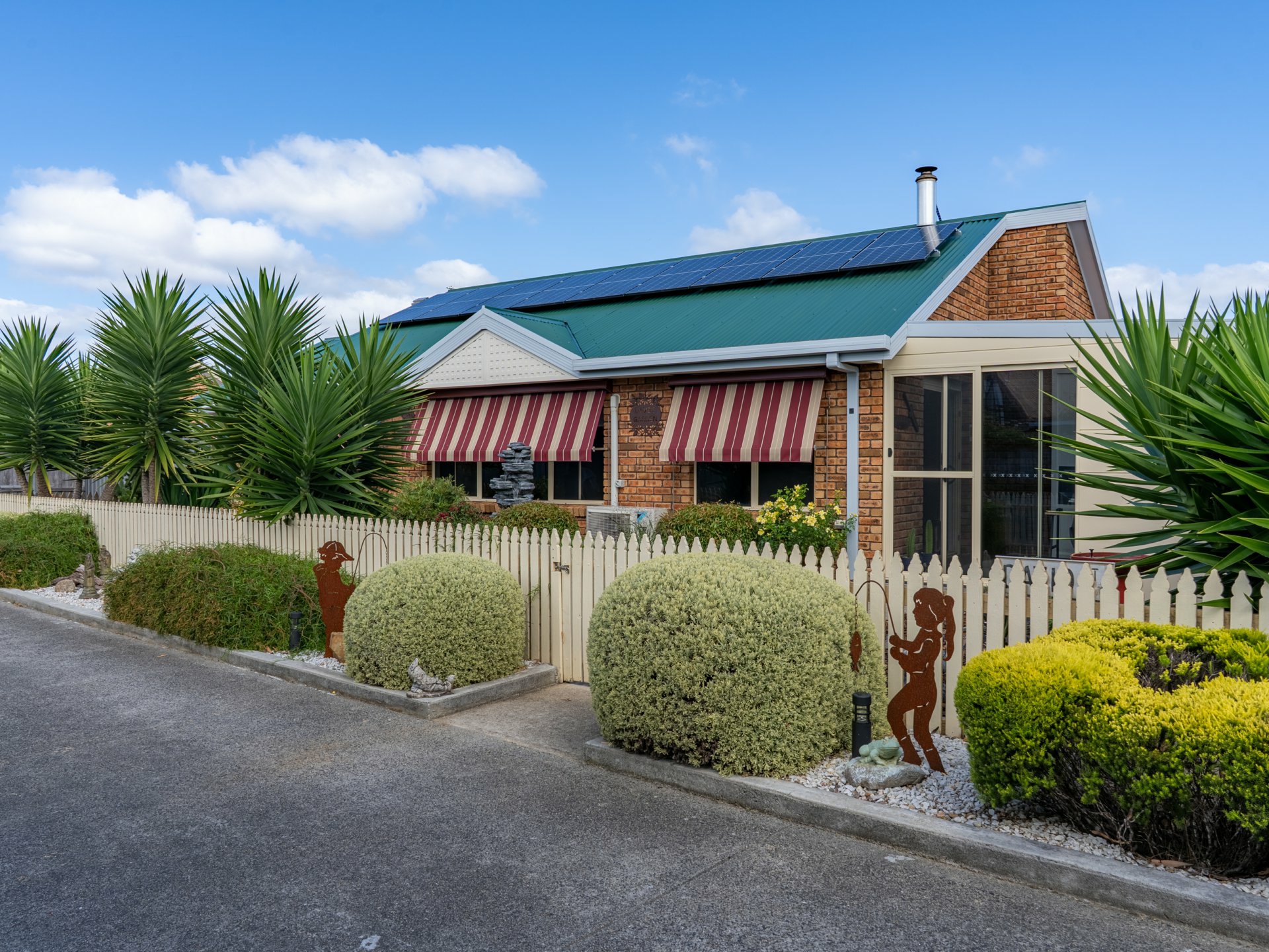 2/1 Cherrywood Drive, SCAMANDER