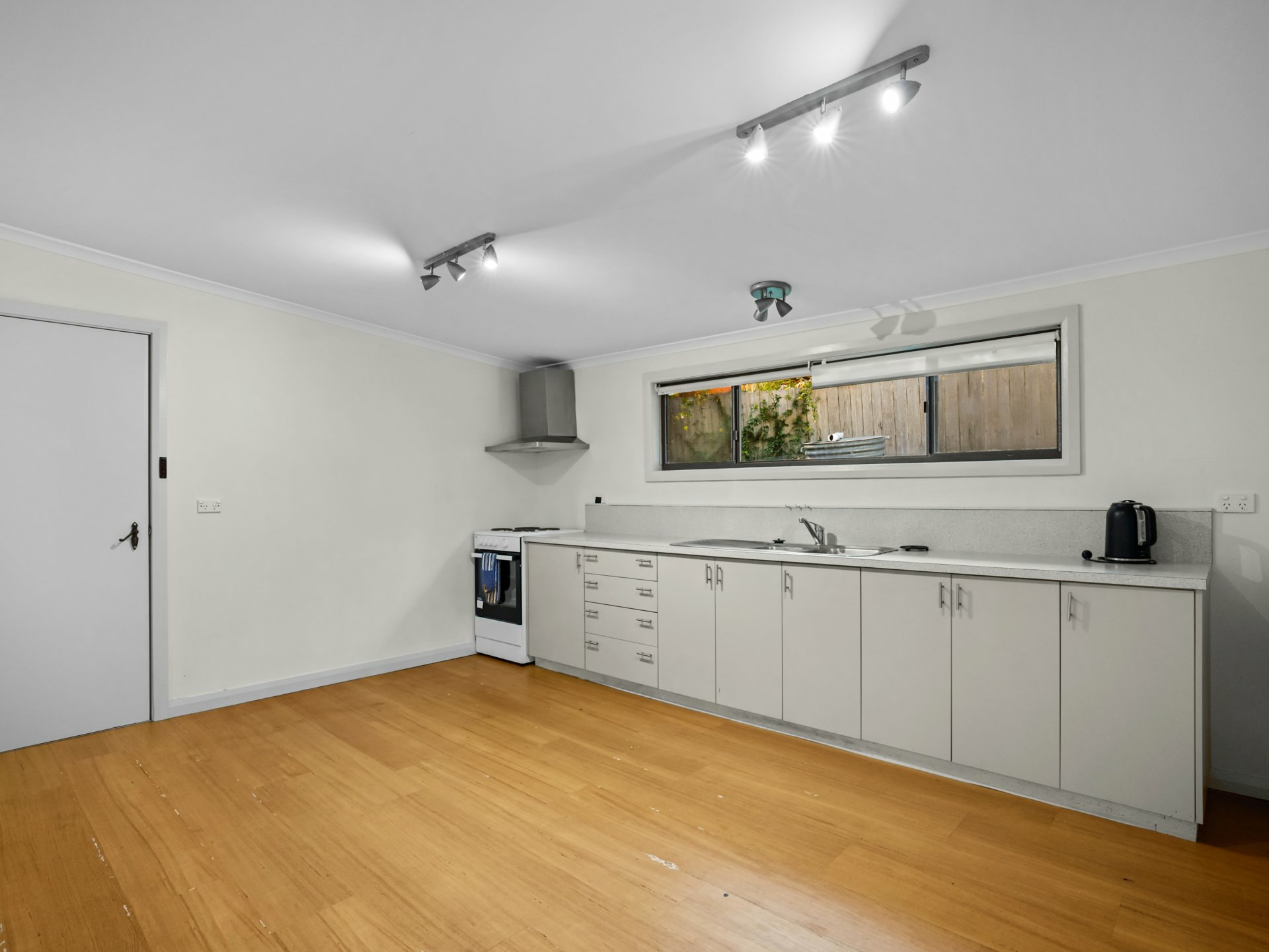 5 Esplanade East, COLES BAY