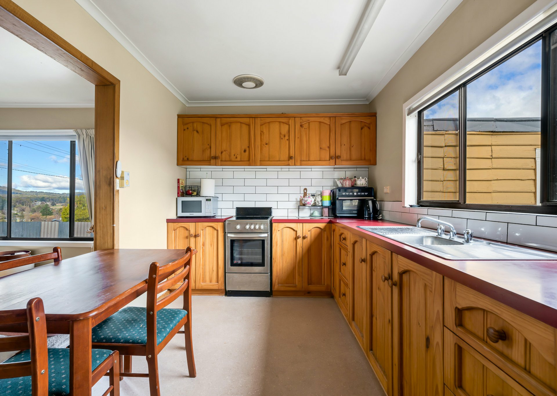 8 Cameron Street, ST MARYS