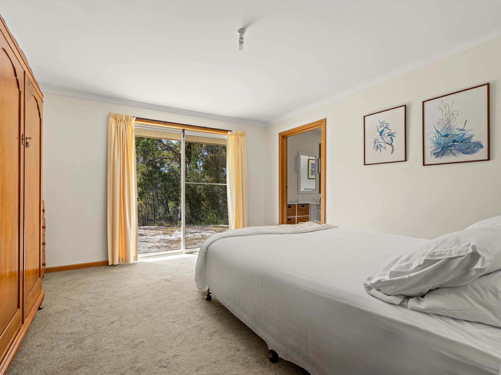 300 Gardens Road — photo 16 of 30