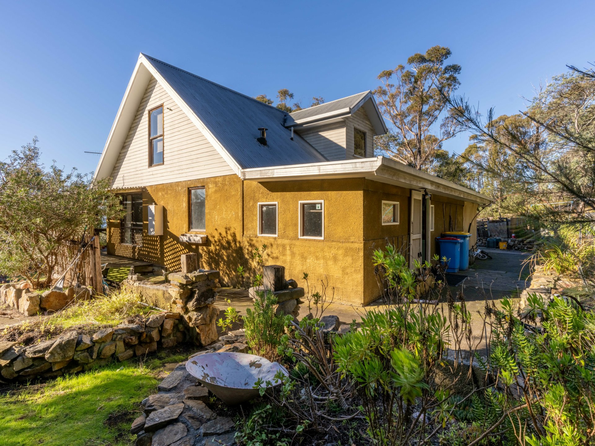 76 Gardens Road — photo 4 of 26