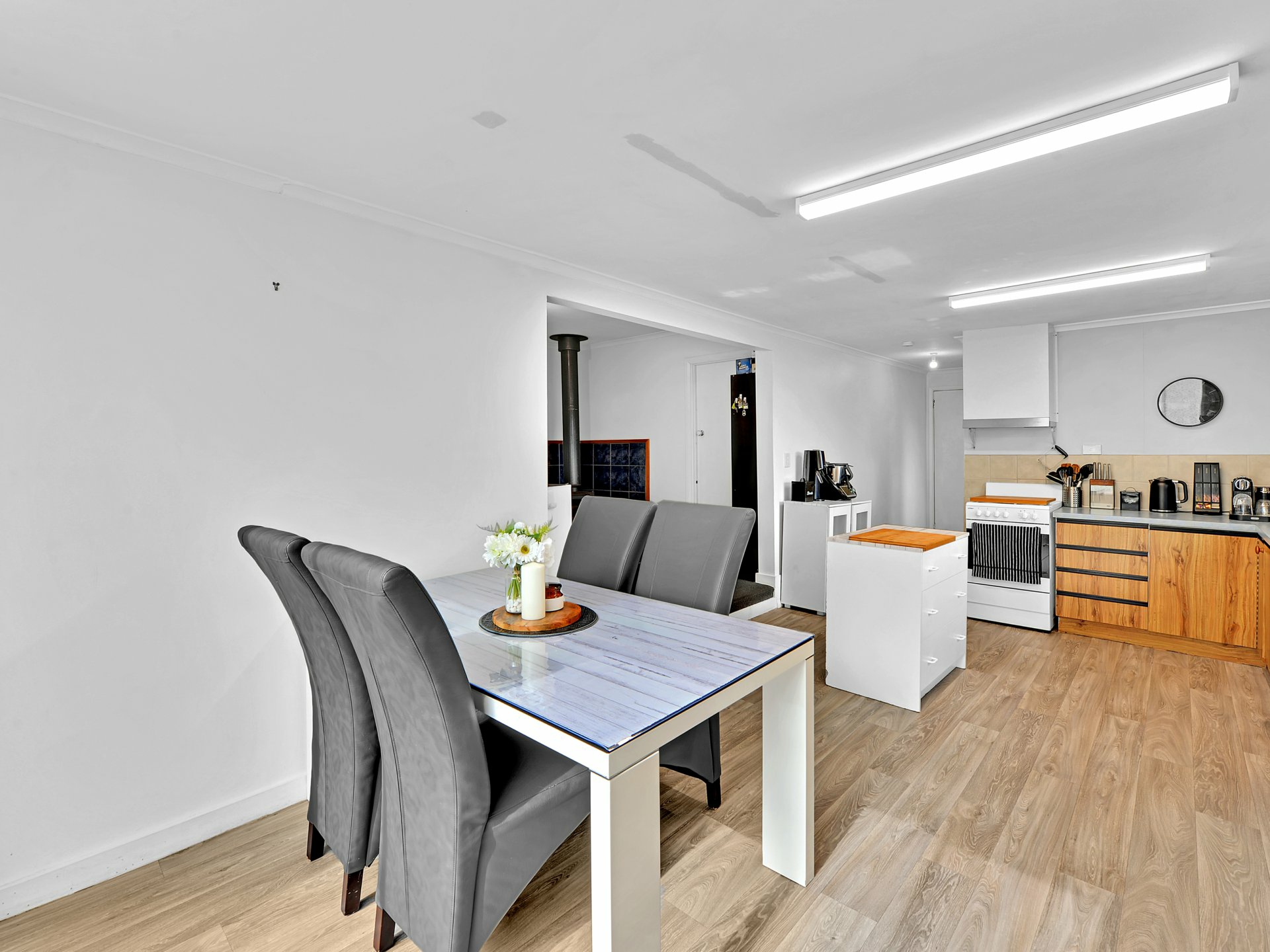 4 Hugh Street — photo 8 of 25