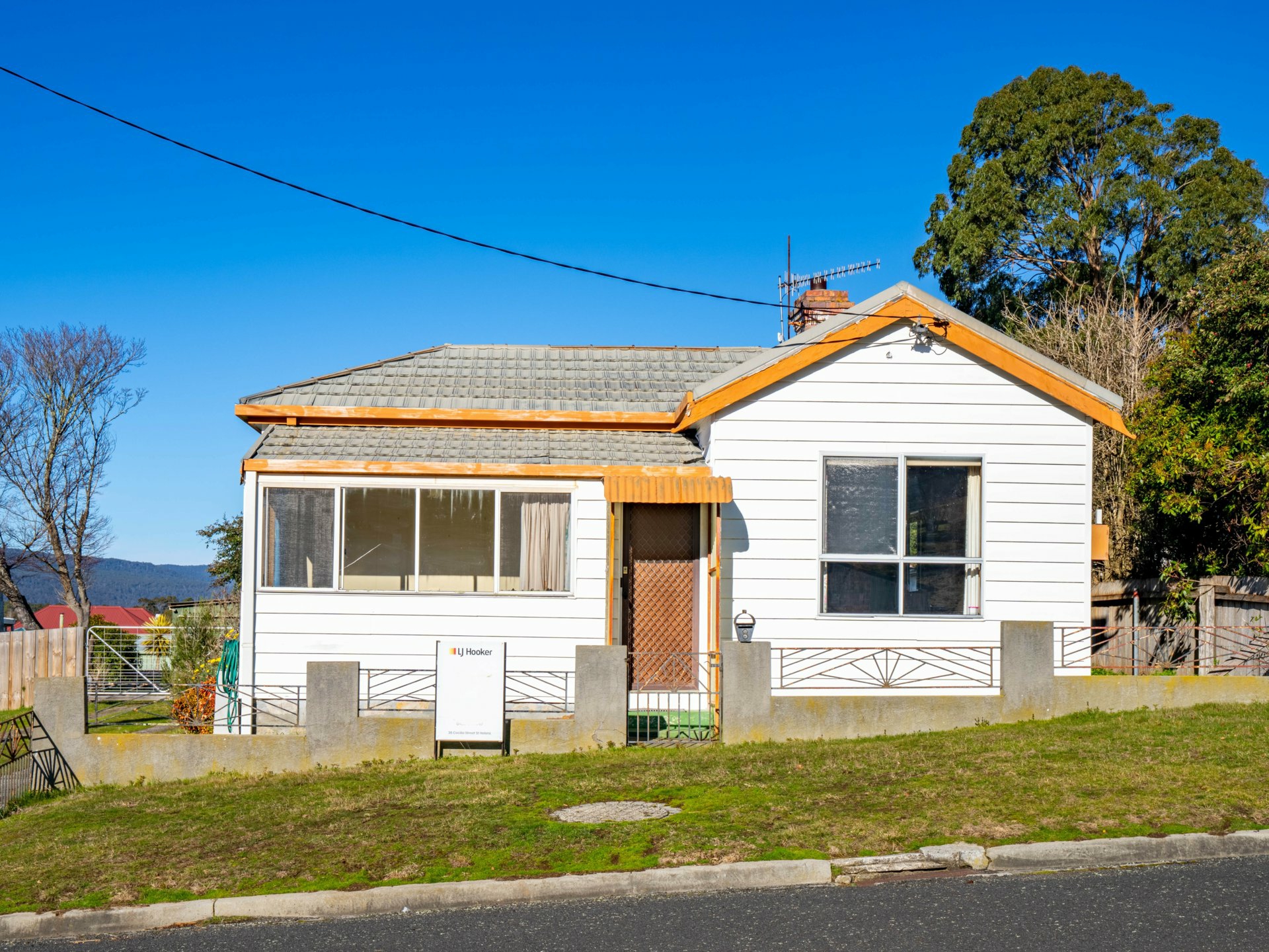8 Grant Street — photo from LJ Hooker St Helens