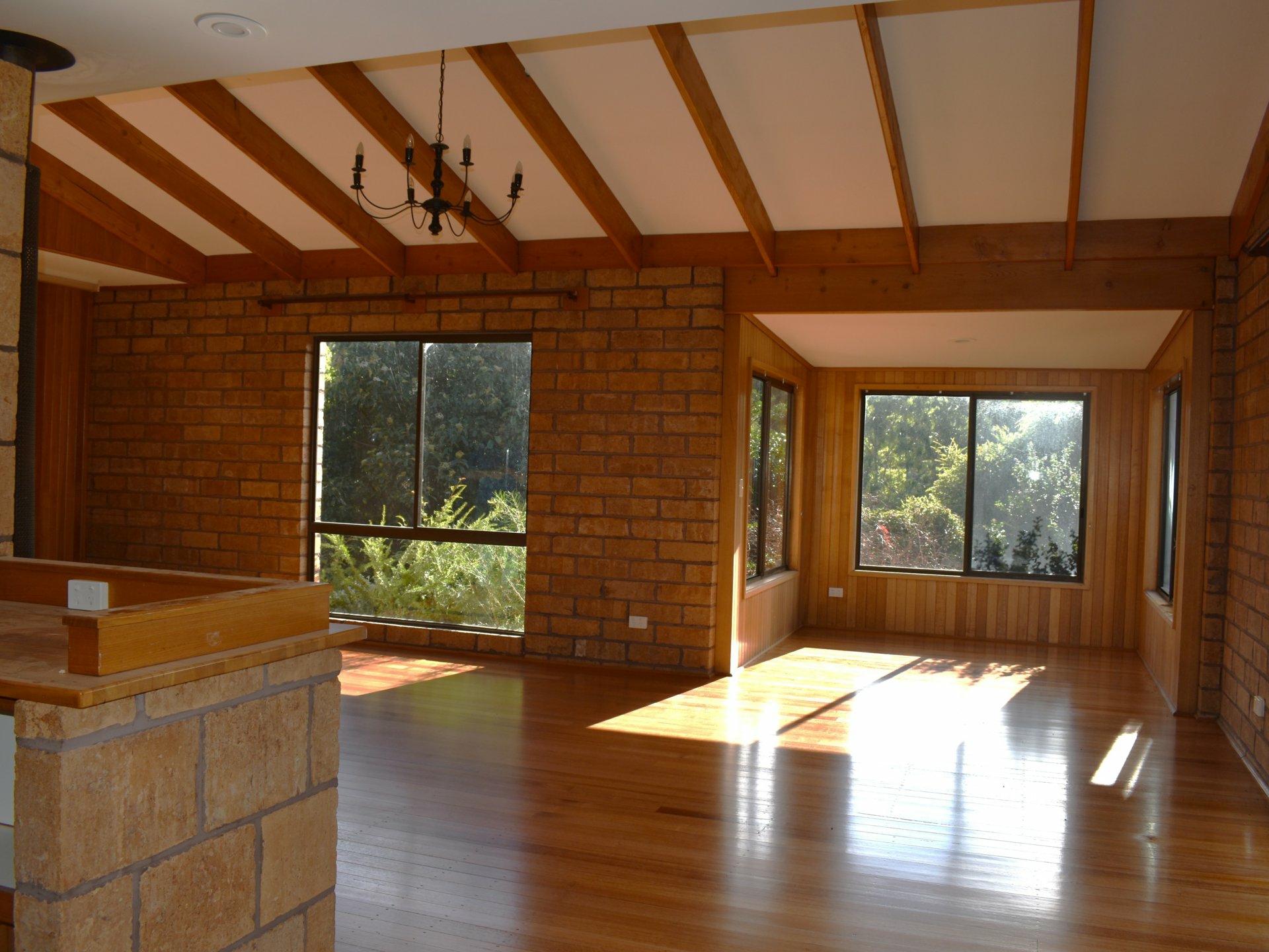 13 Heritage Road — photo 5 of 10