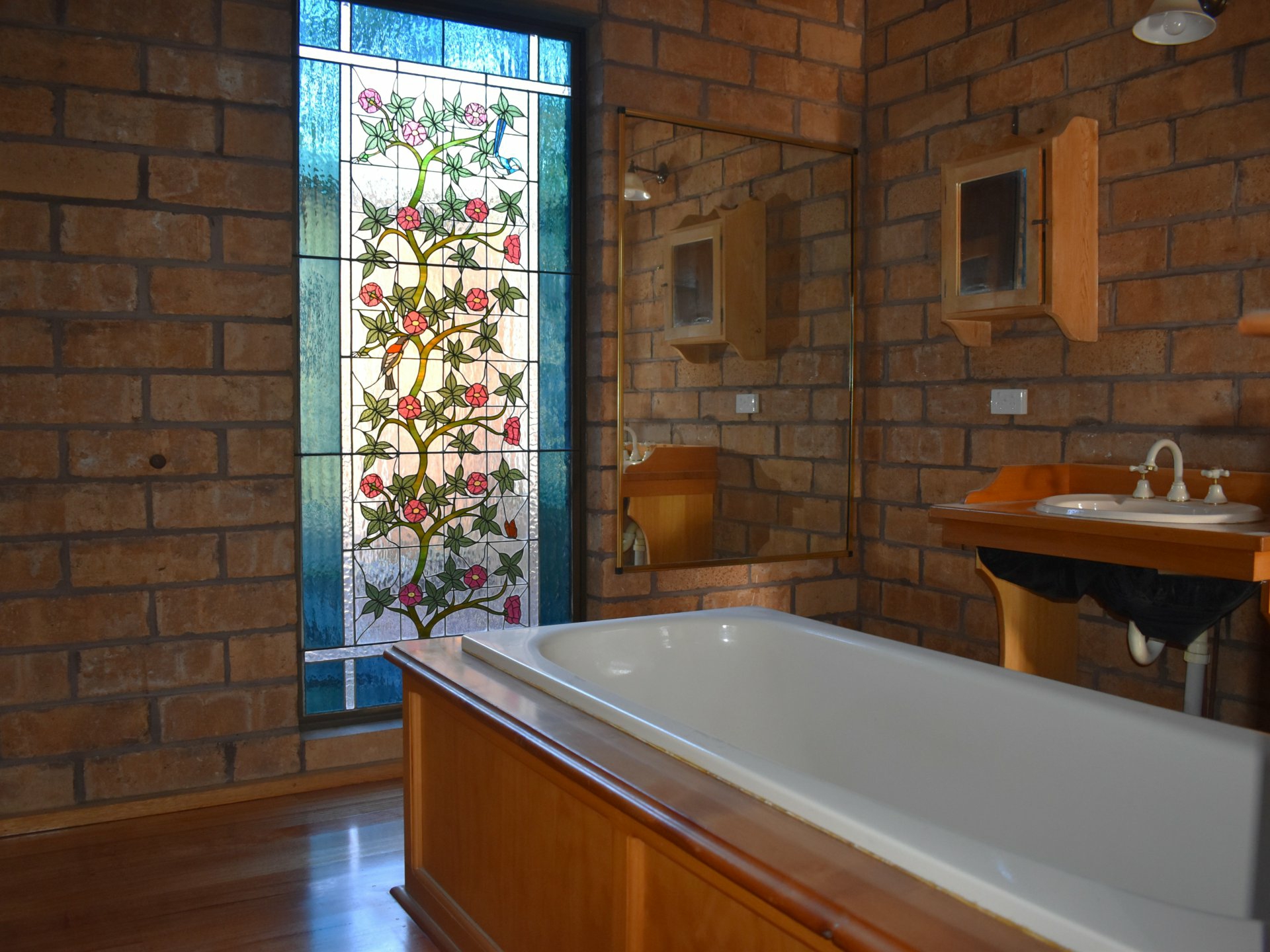13 Heritage Road — photo 7 of 10