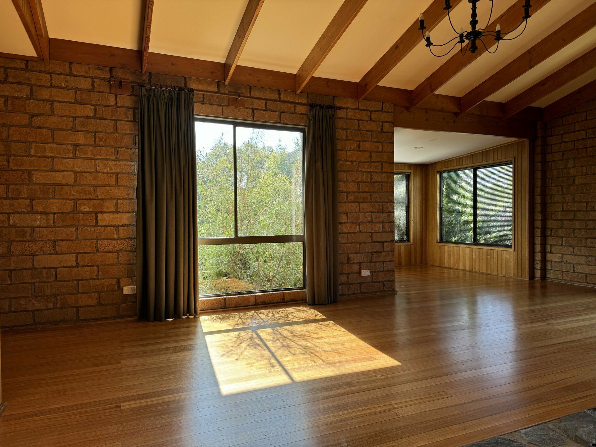 13 Heritage Road — photo 9 of 10