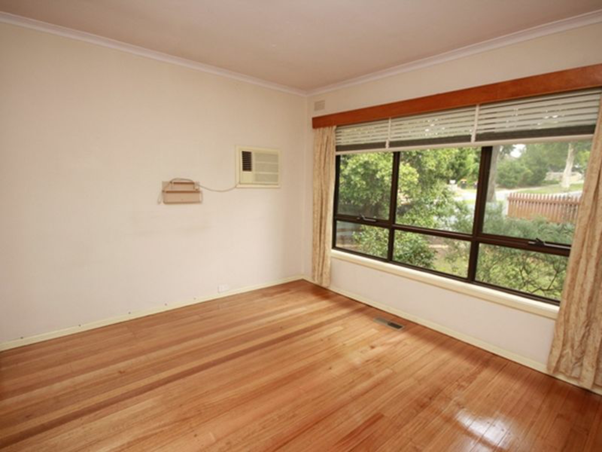 16 MORRIS COURT — photo 3 of 6