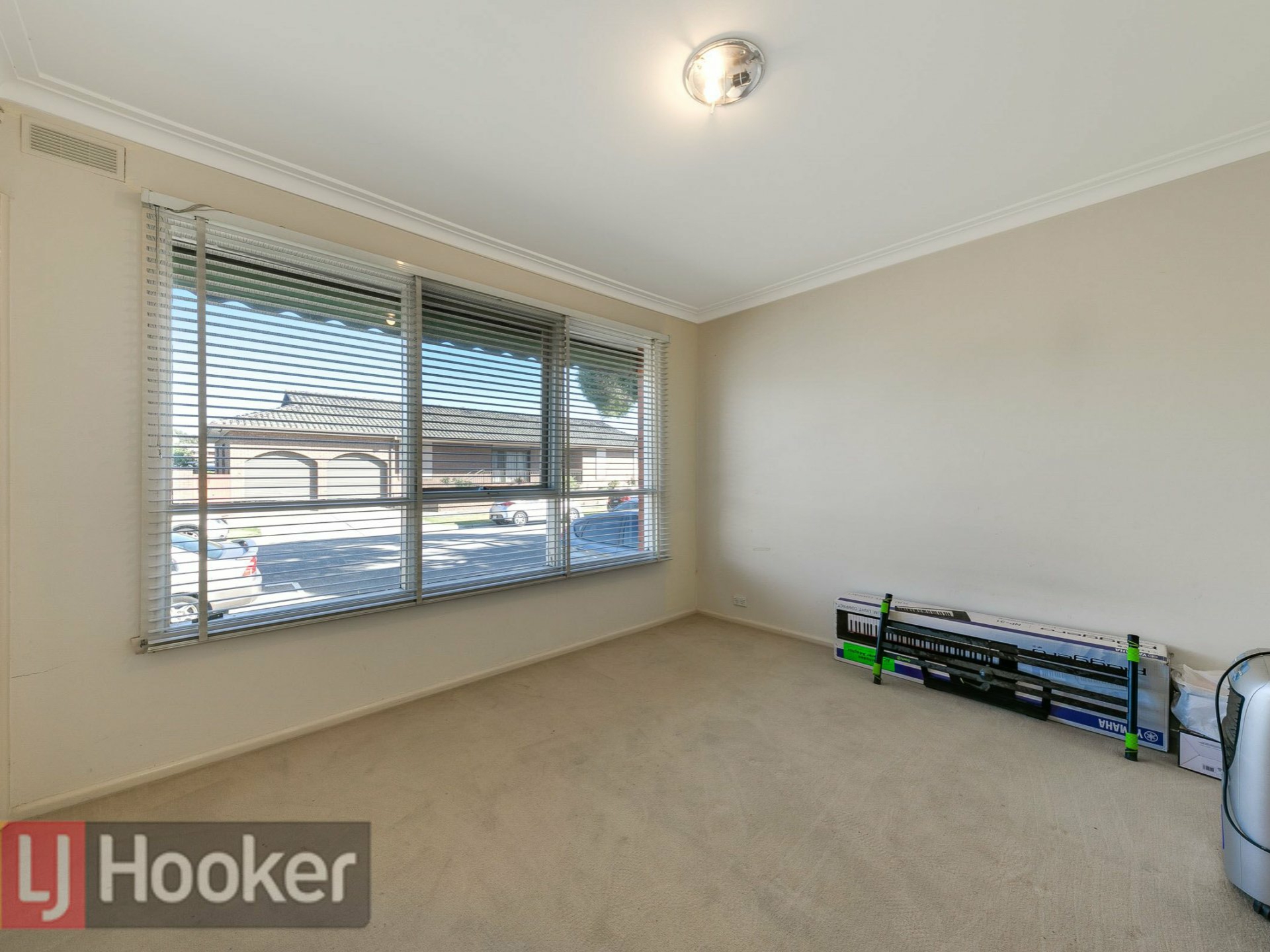 5/24 BALMORAL AVENUE — photo 6 of 9