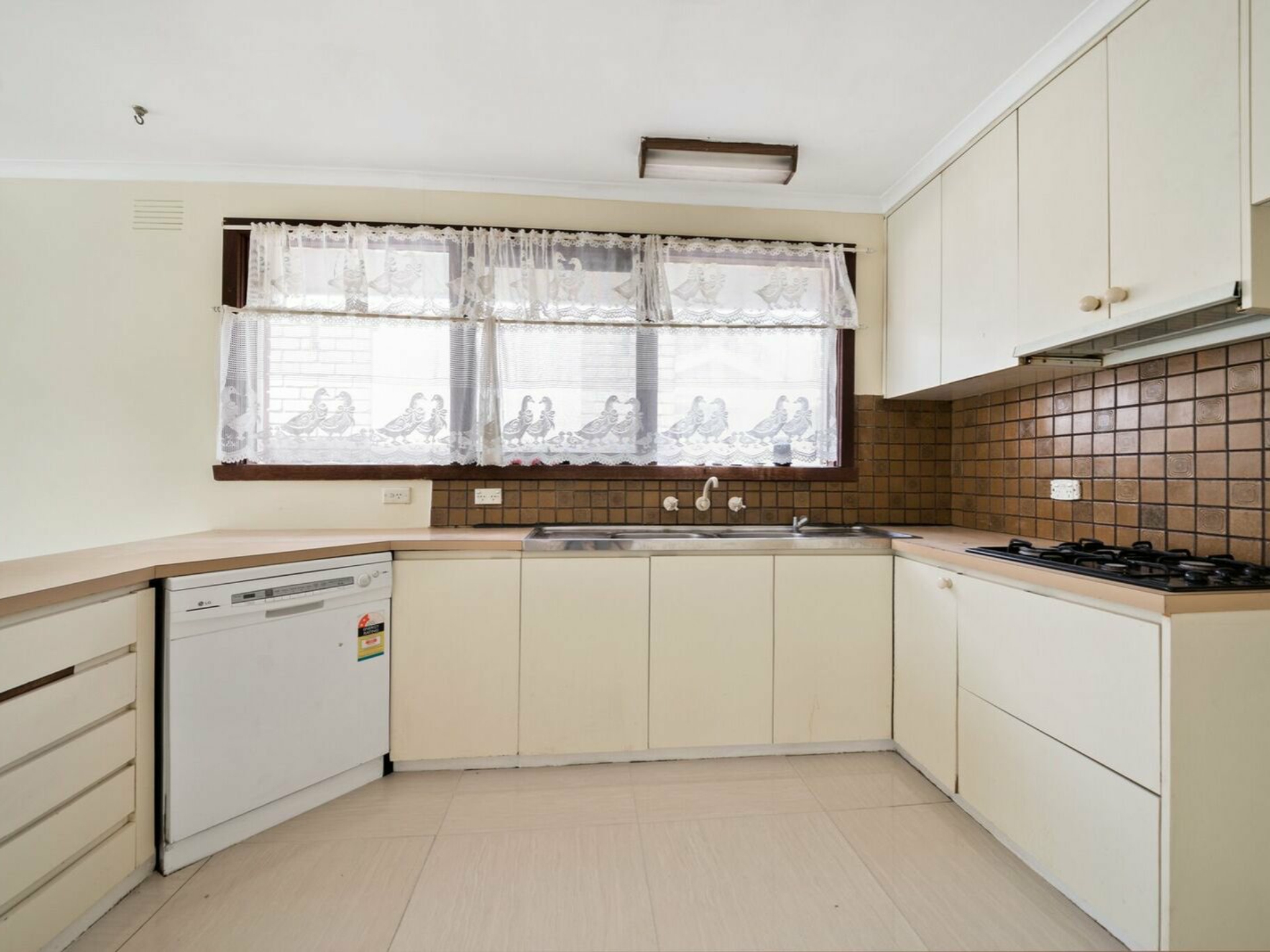 80 FIRST AVENUE — photo 4 of 13