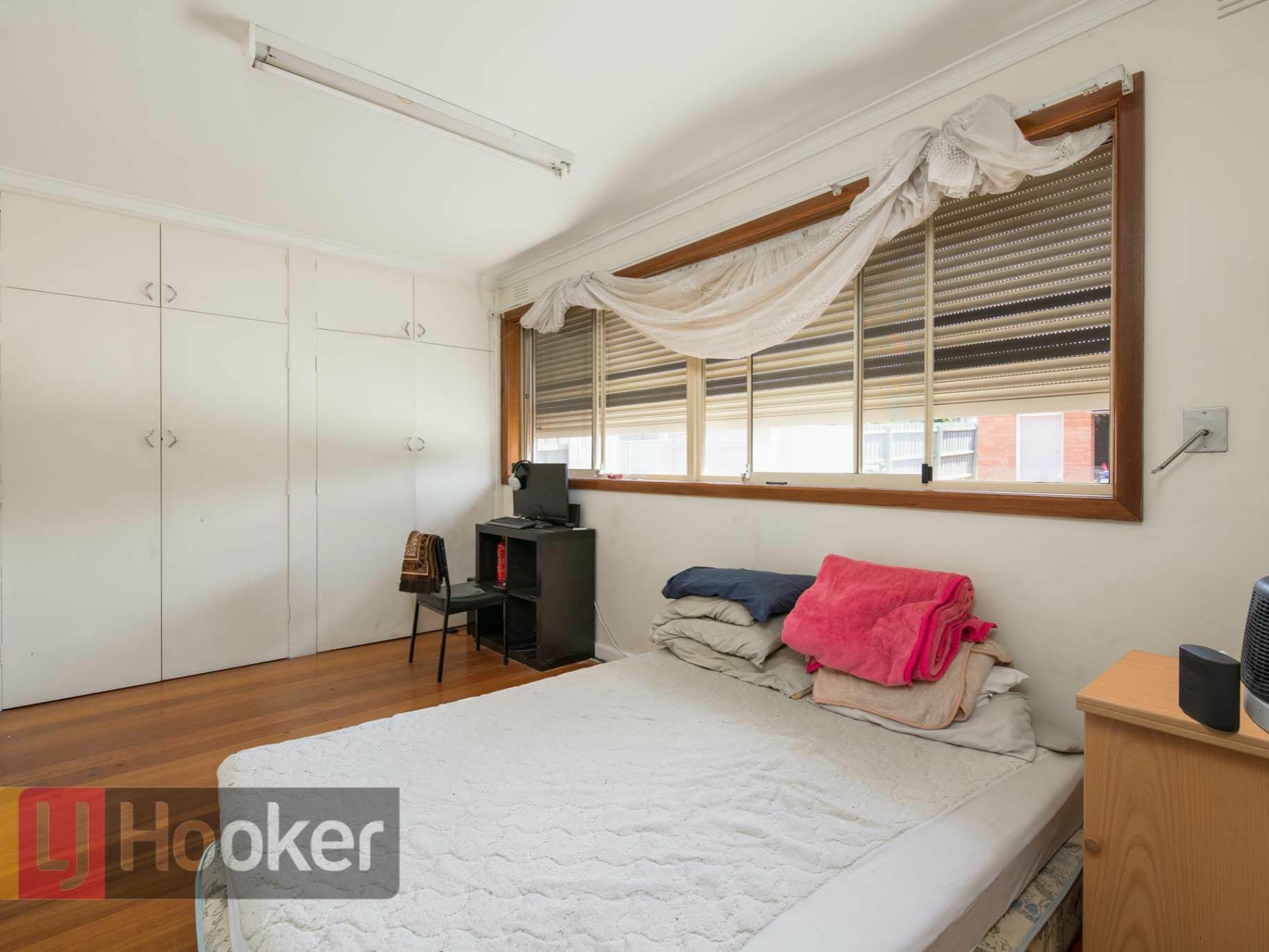 218 RAILWAY PDE — photo 10 of 13