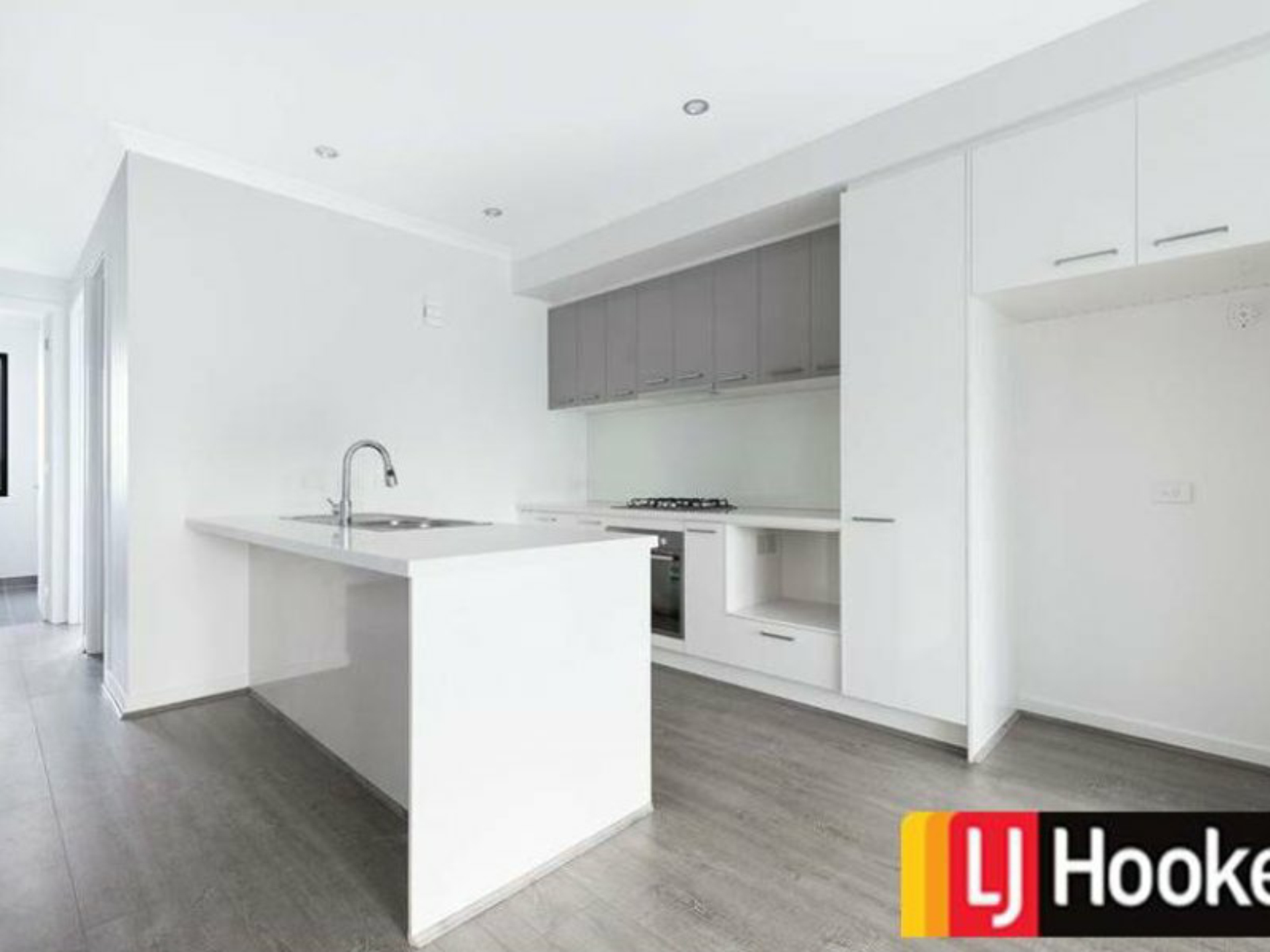 32a VIEW RD — photo 3 of 14