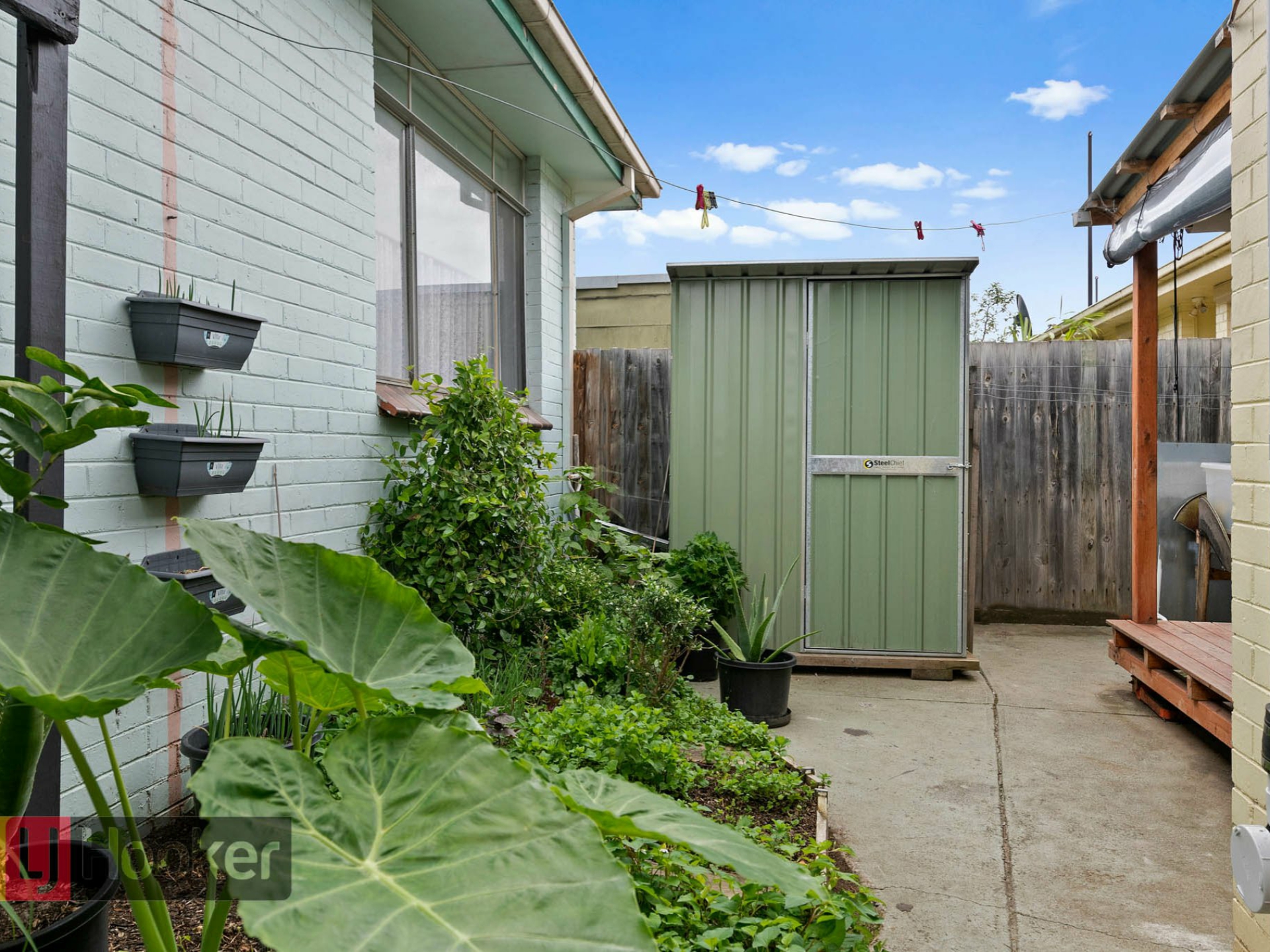 4/1535 Heatherton Road — photo 8 of 9