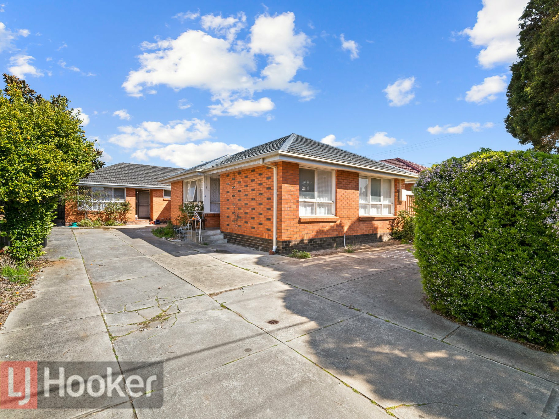 1&2/24 Balmoral Avenue — photo from LJ Hooker Springvale