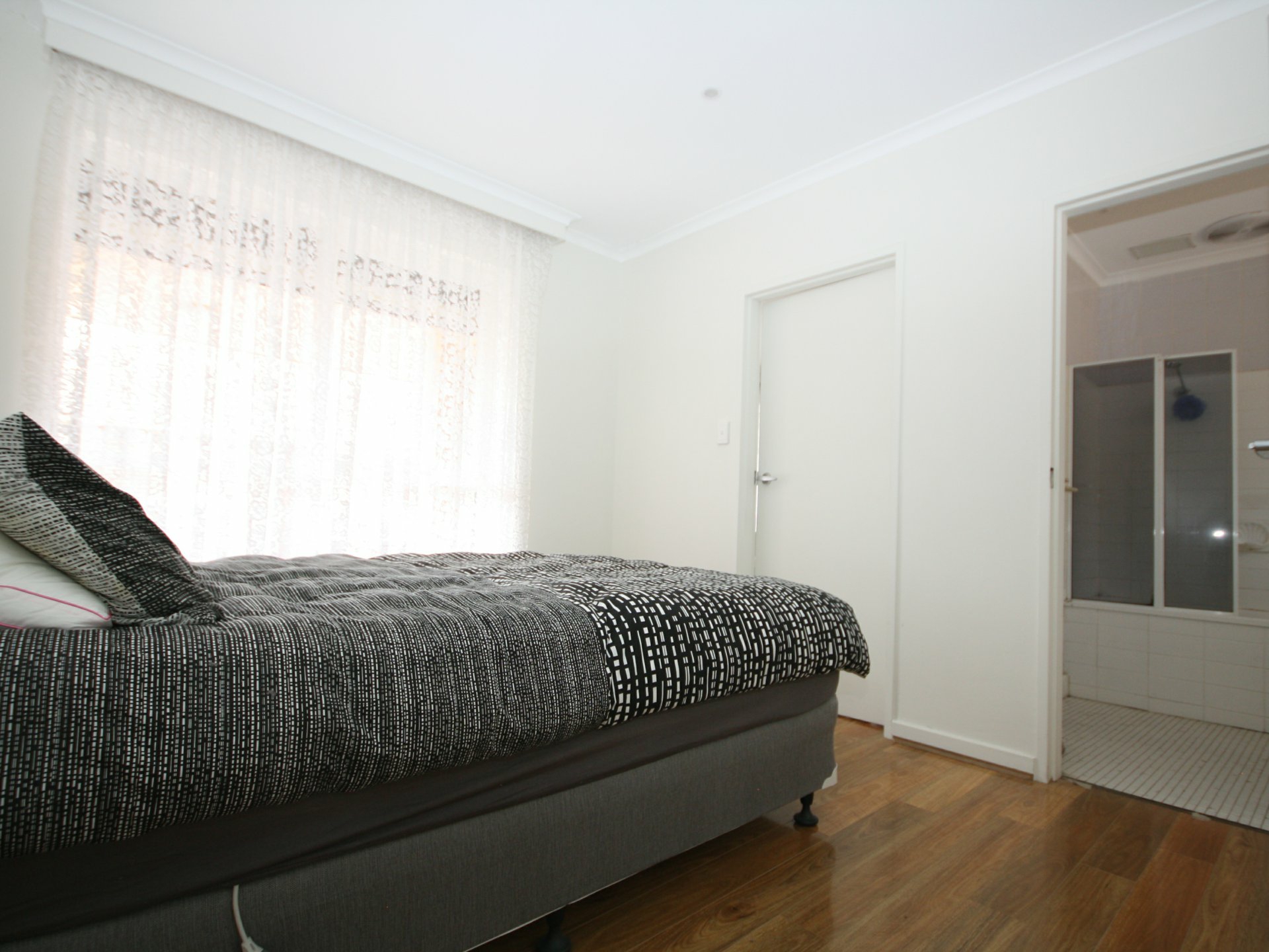Unit 5/717 PRINCES HWY, Springvale VIC - for Rent - LJ Hooker