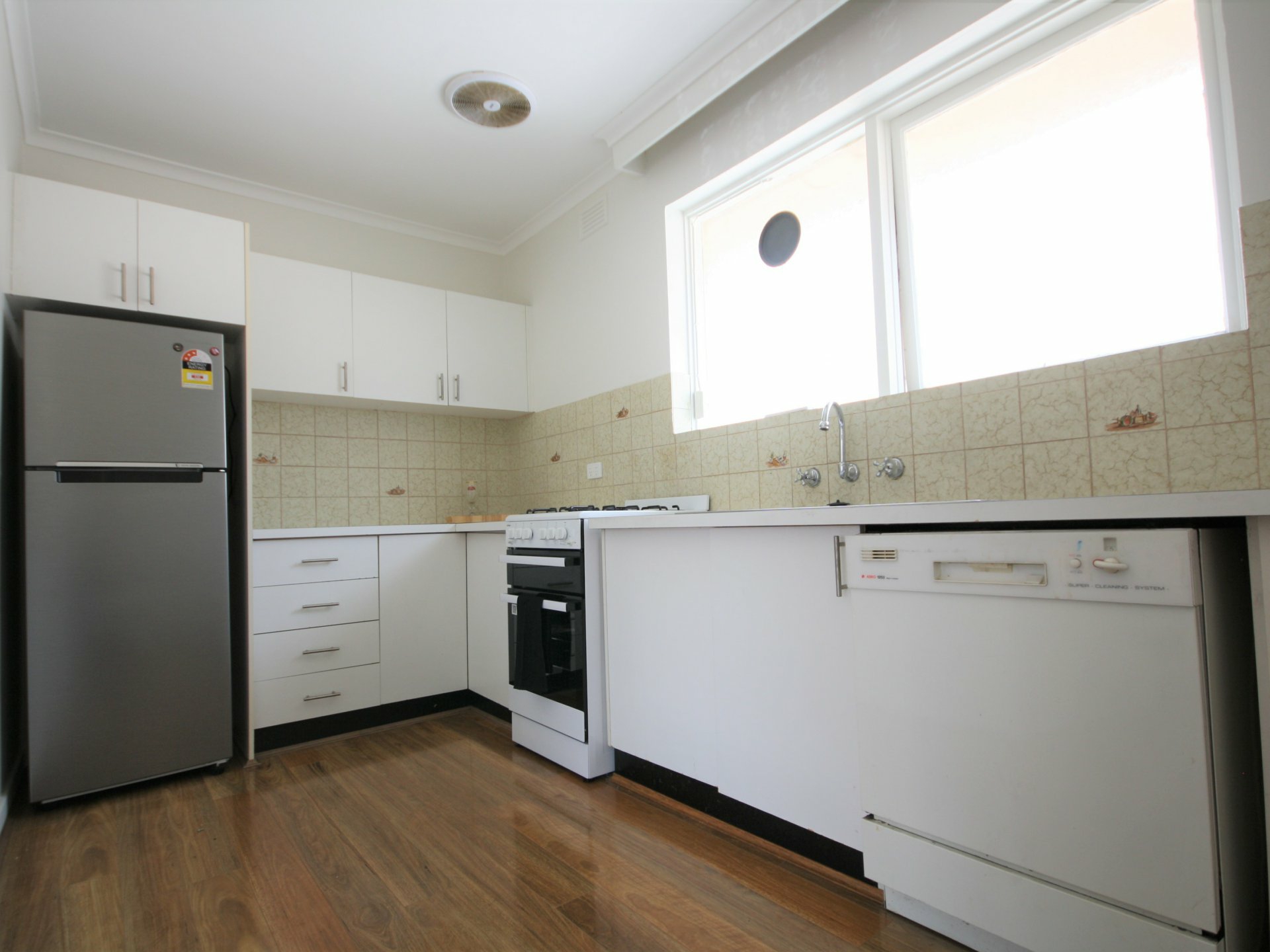Unit 5/717 PRINCES HWY, Springvale VIC - for Rent - LJ Hooker