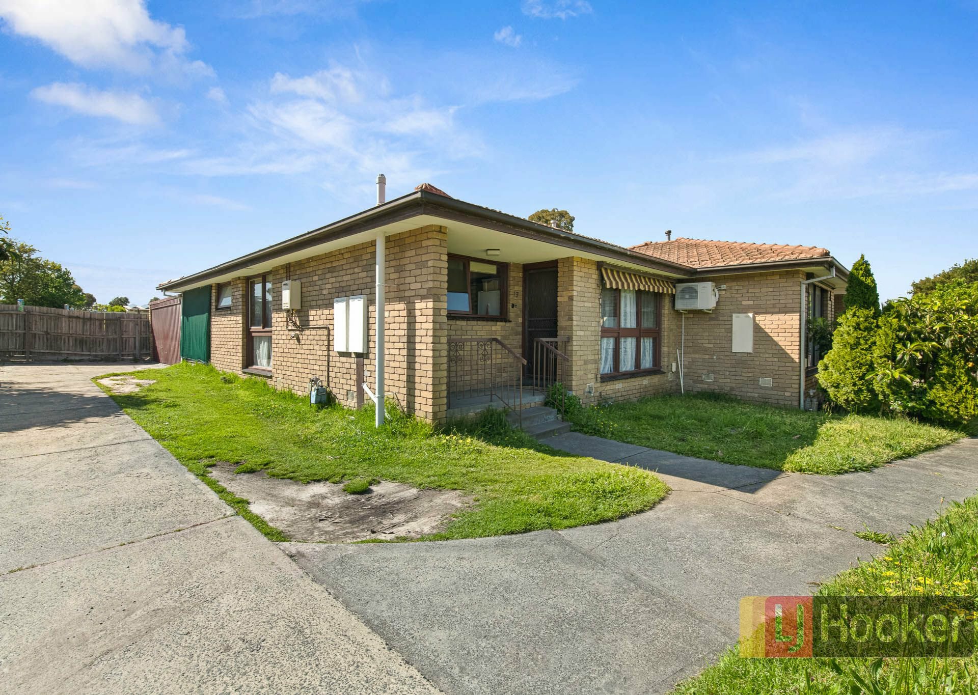 13/83 View road — photo from LJ Hooker Springvale