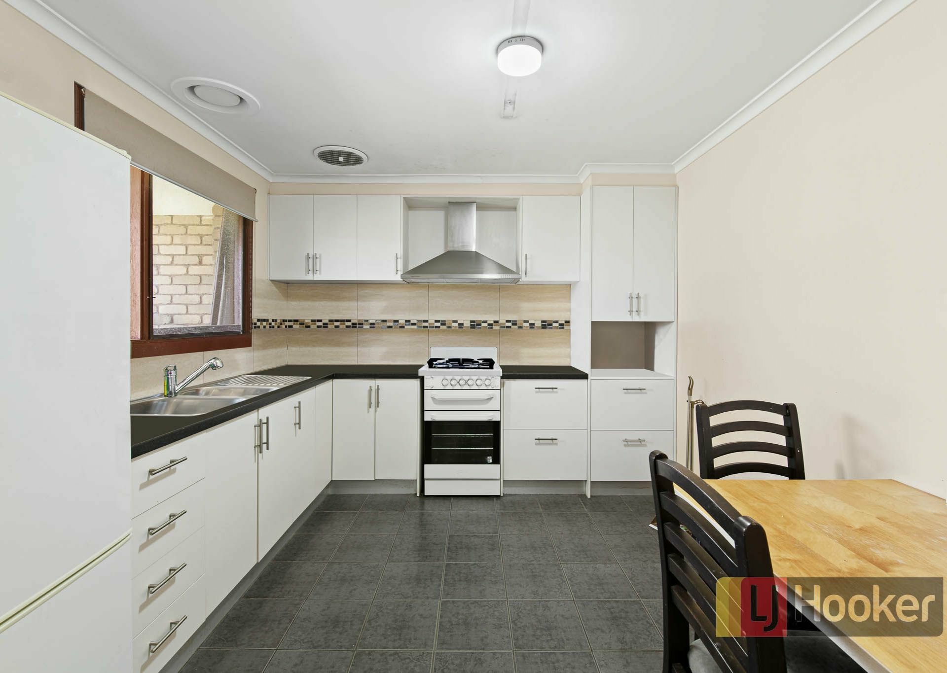 13/83 View road — photo 4 of 15