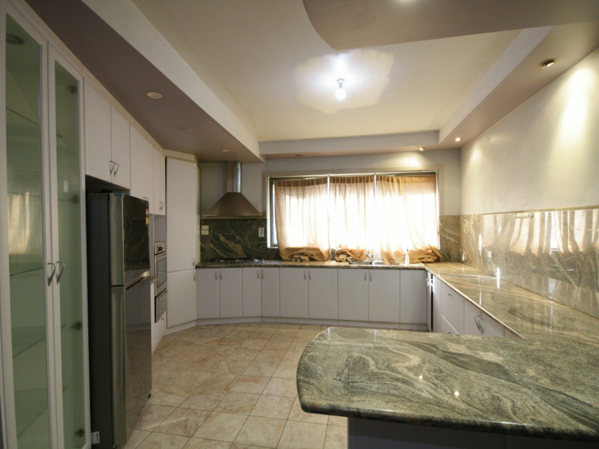 64 Royal Avenue — photo 3 of 11