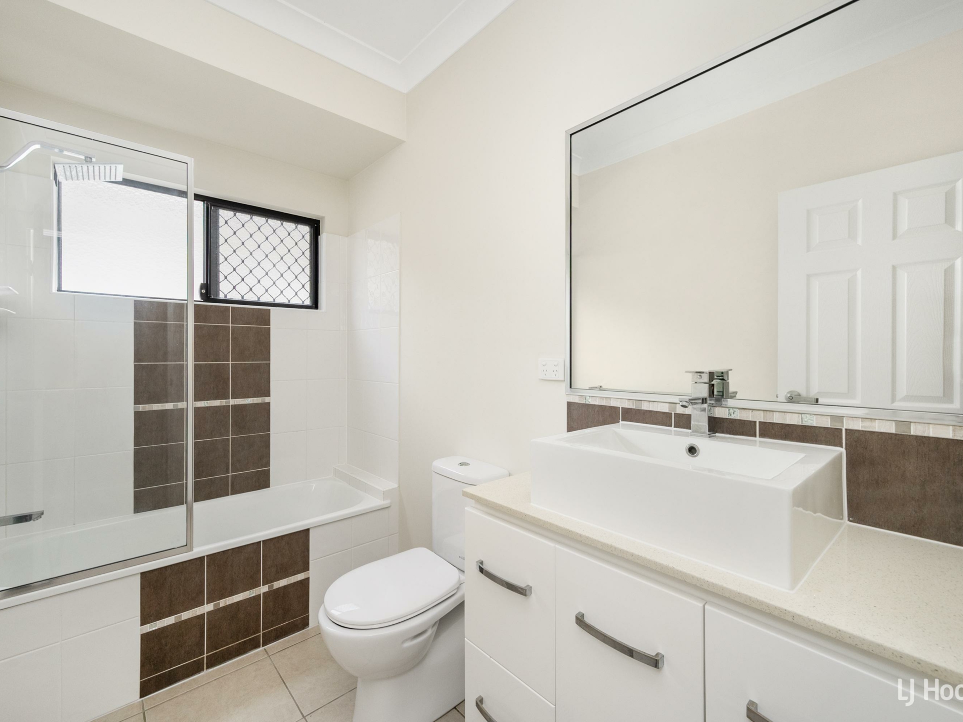 17 Greater Ascot Avenue, SHAW