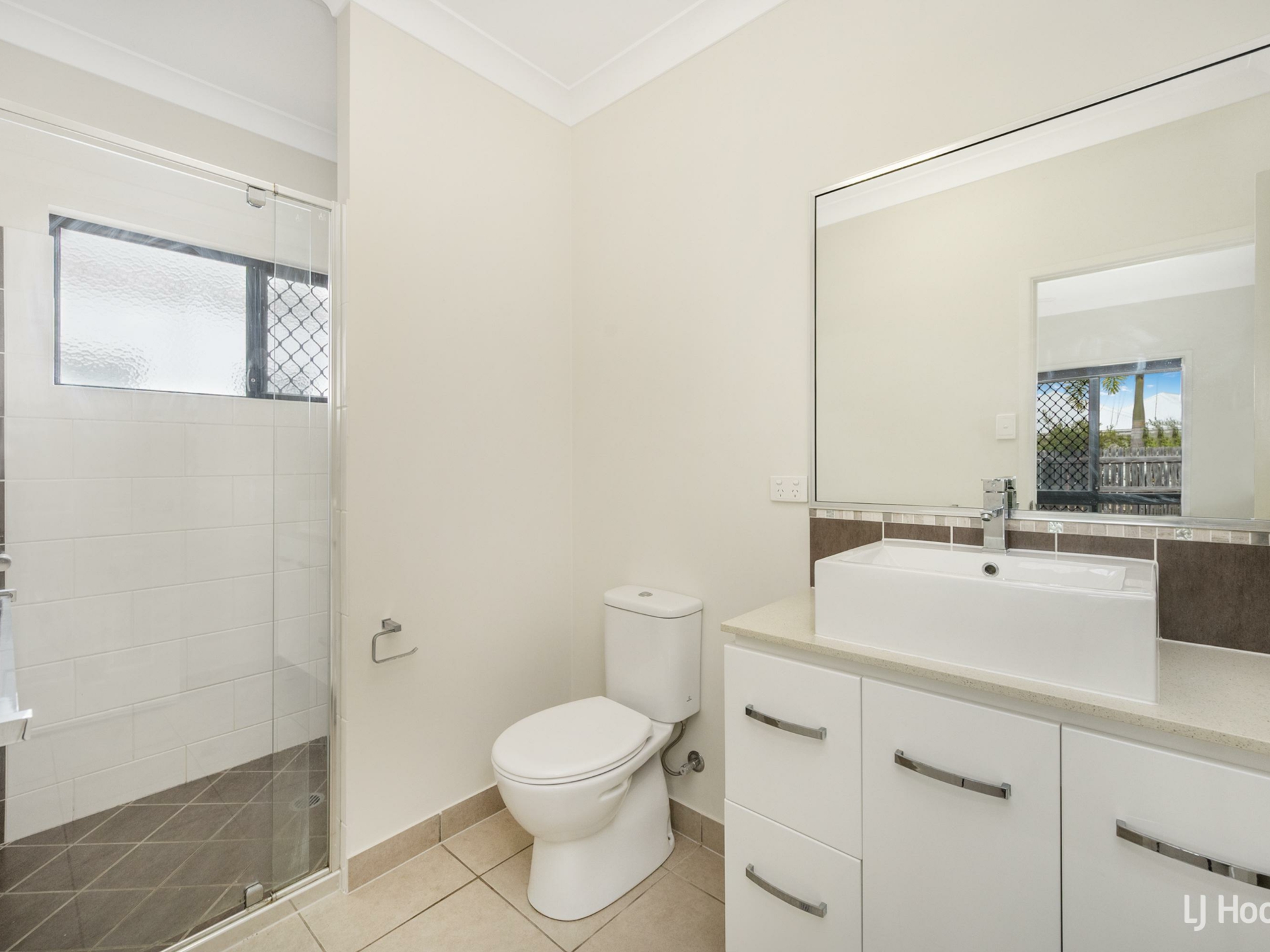 17 Greater Ascot Avenue, SHAW