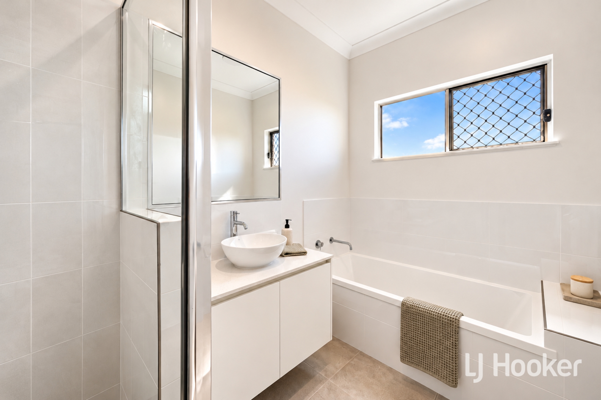 43 Bilbao place — photo 5 of 6