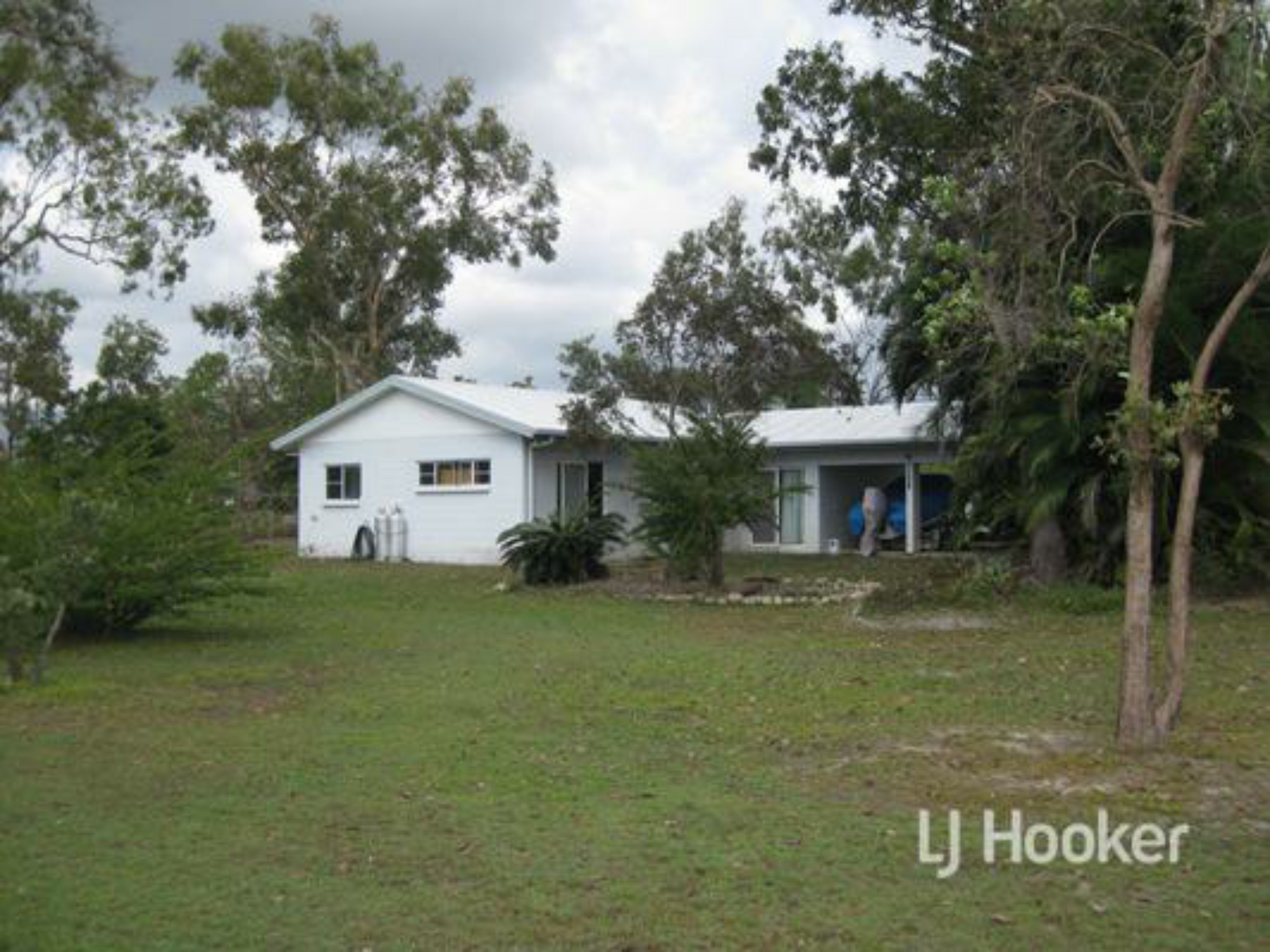 16 Endeavour Road, BLUEWATER PARK