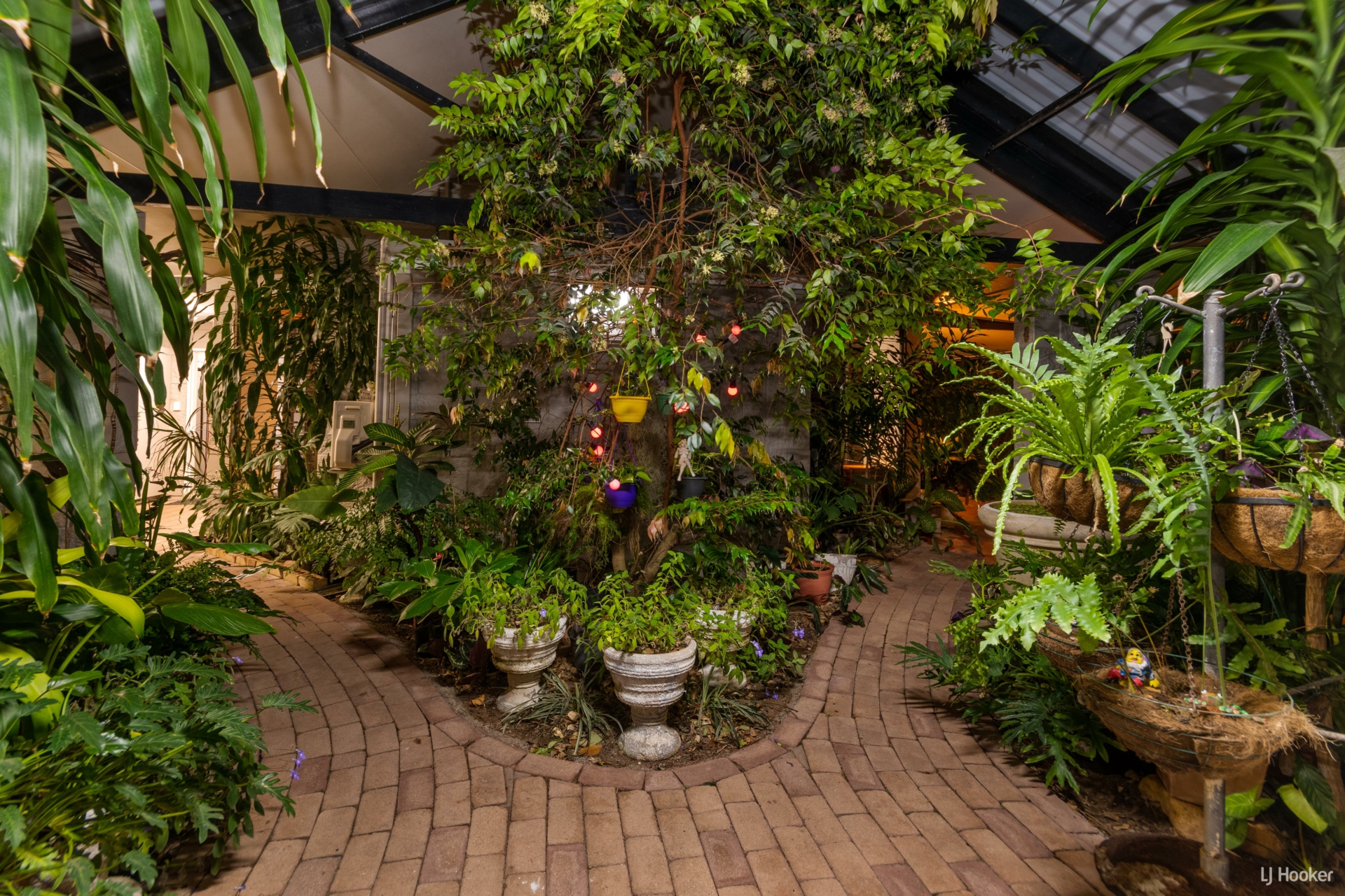 8 Isis Court, ALICE RIVER