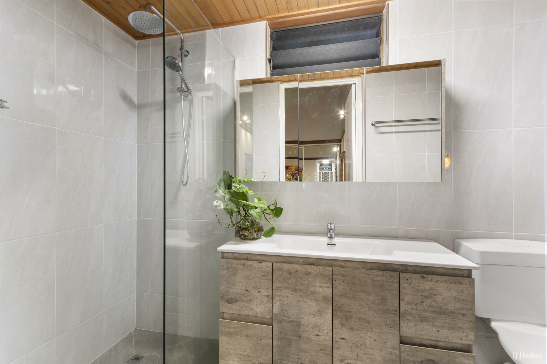 8 Isis Court, ALICE RIVER