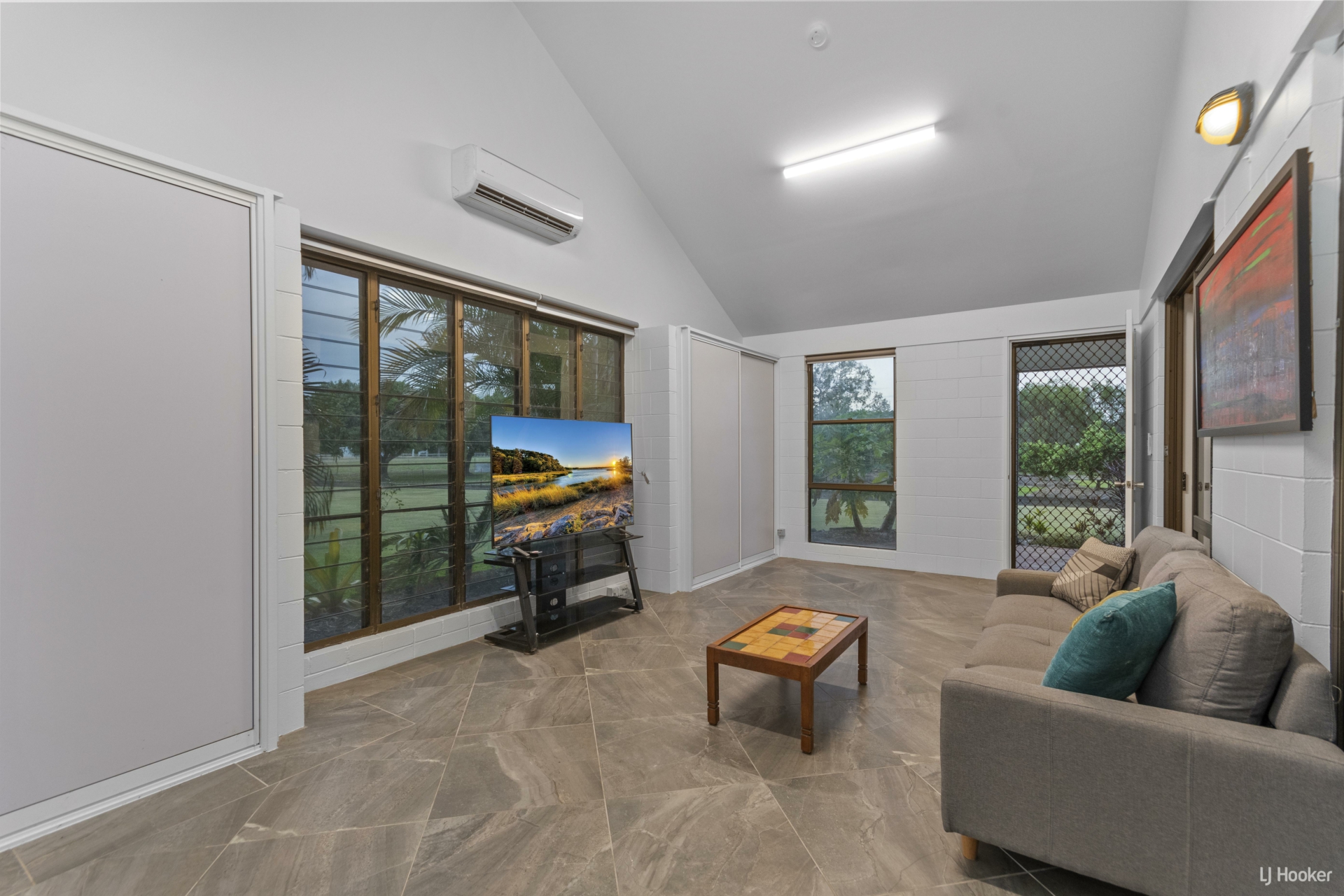8 Isis Court, ALICE RIVER
