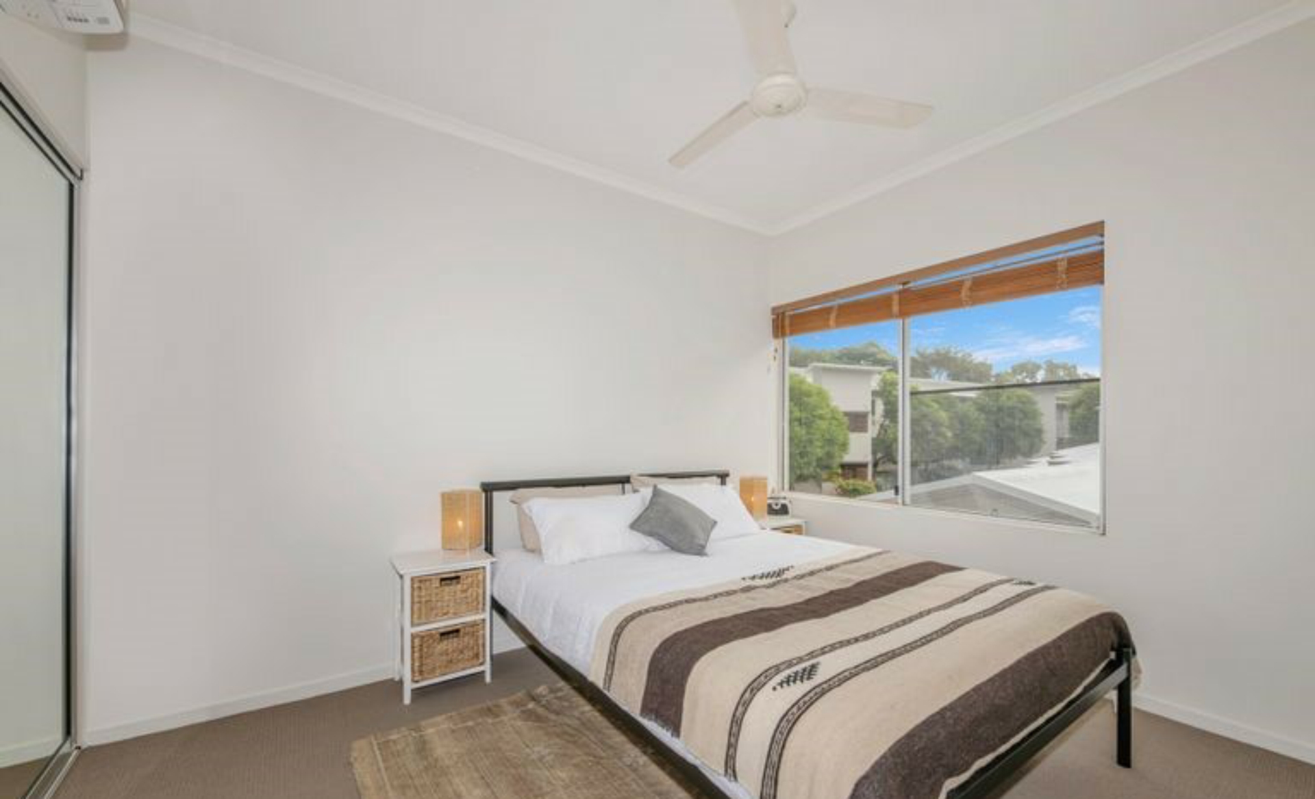 32/159-163 Riverside Boulevard, DOUGLAS