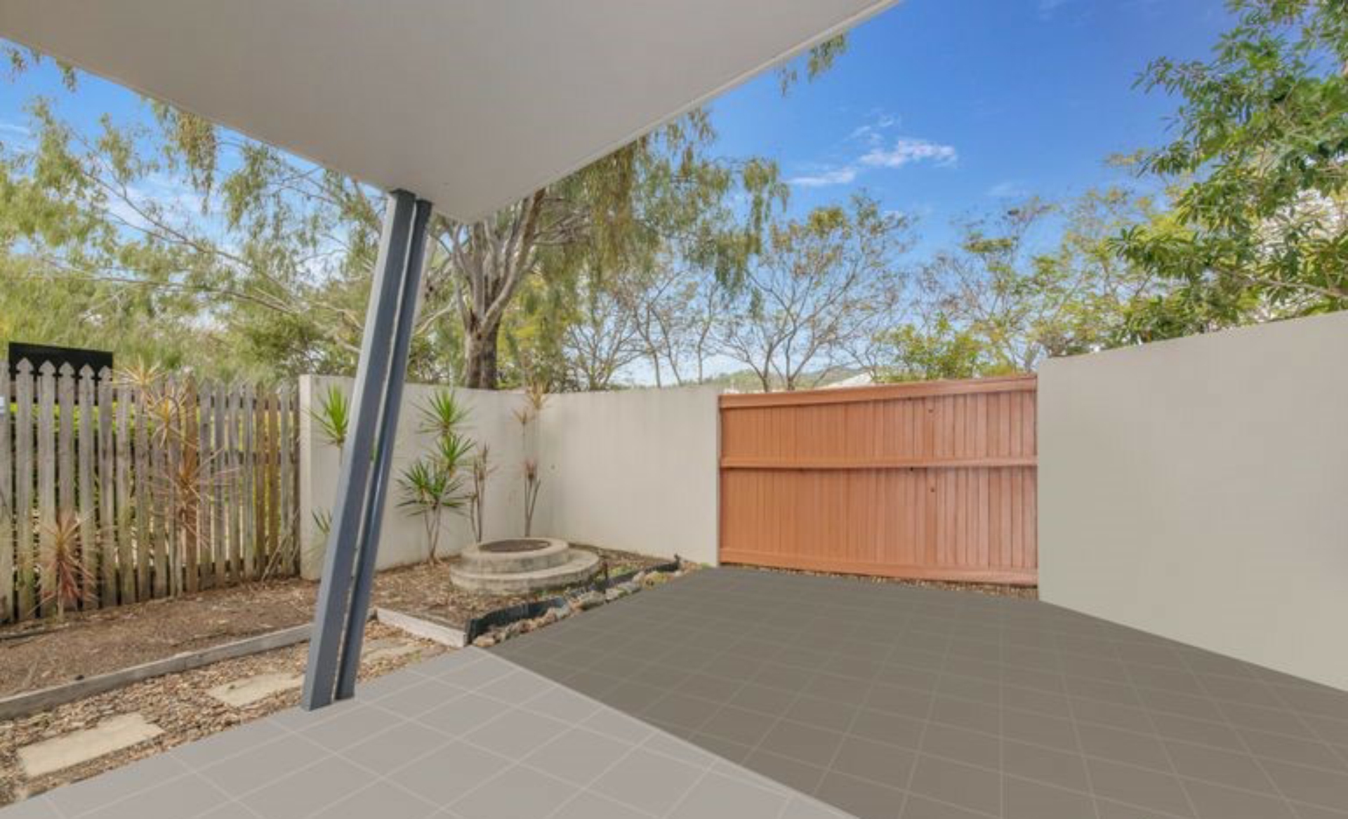 32/159-163 Riverside Boulevard, DOUGLAS