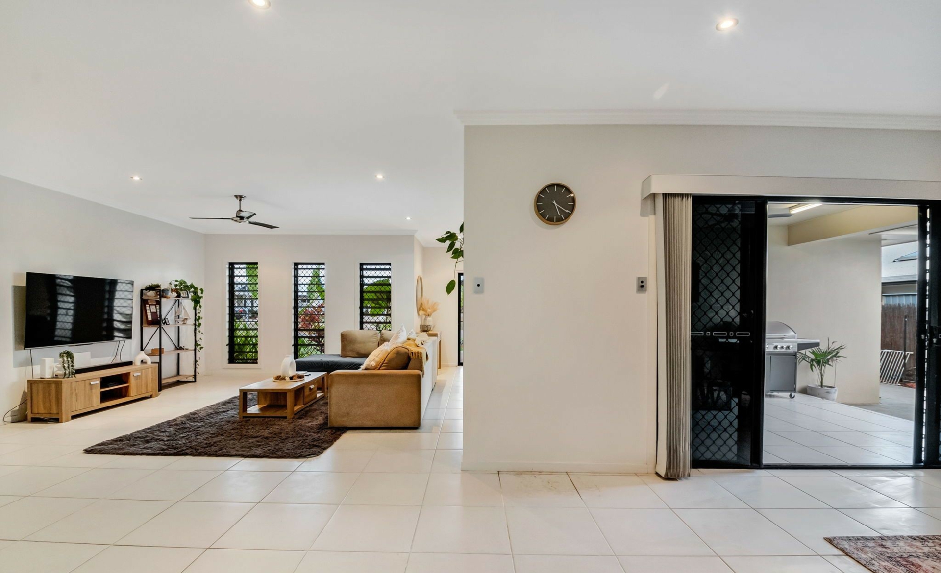 9 Littabella Place — photo 3 of 8