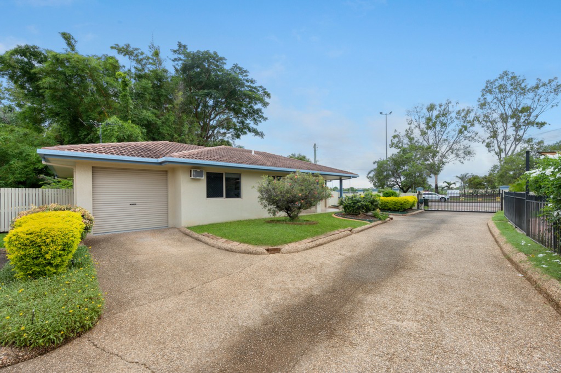 1/13 Golf Links Drive Kirwan QLD Property Details LJ Hooker