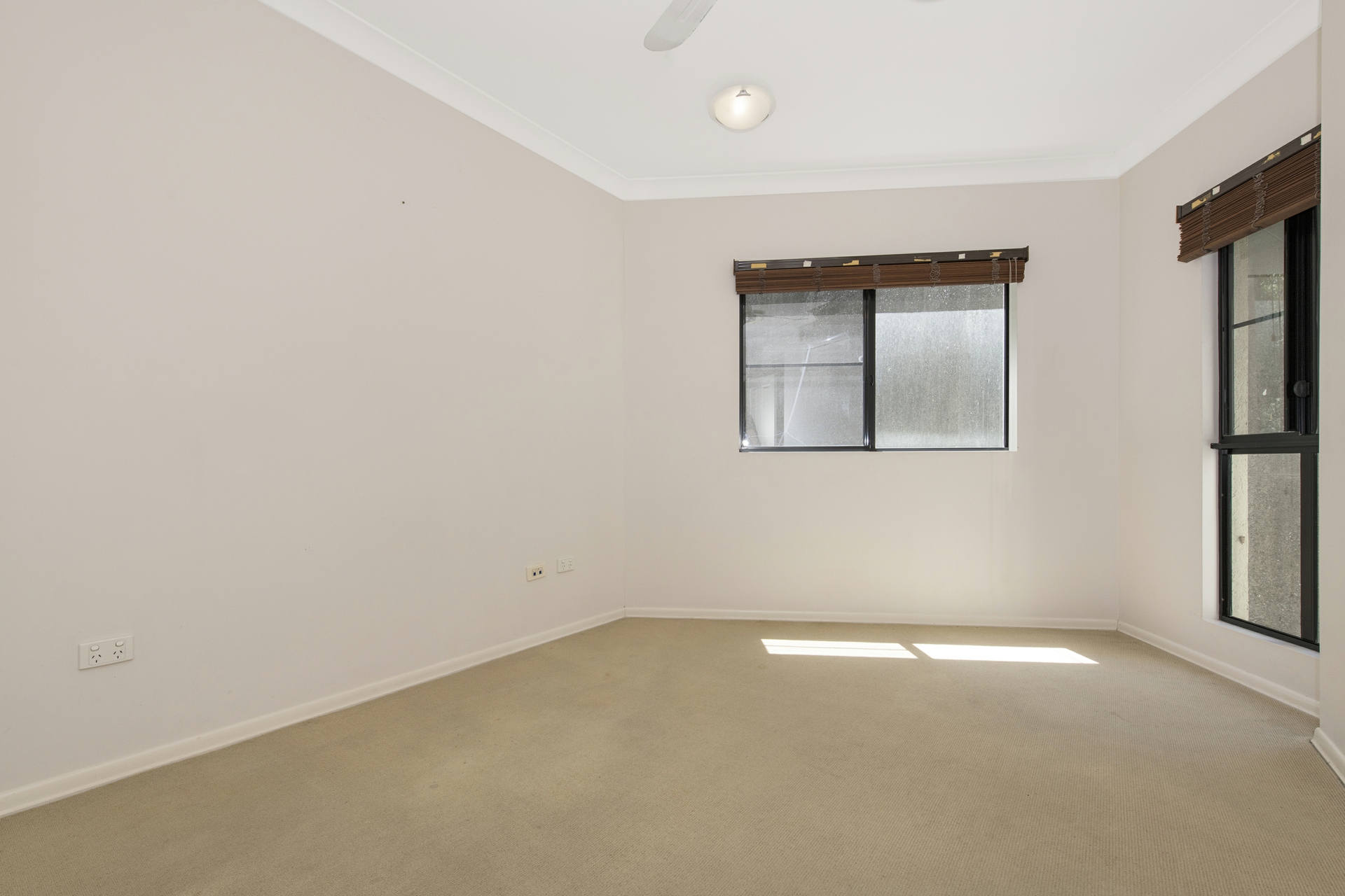 4/22 The Strand, NORTH WARD