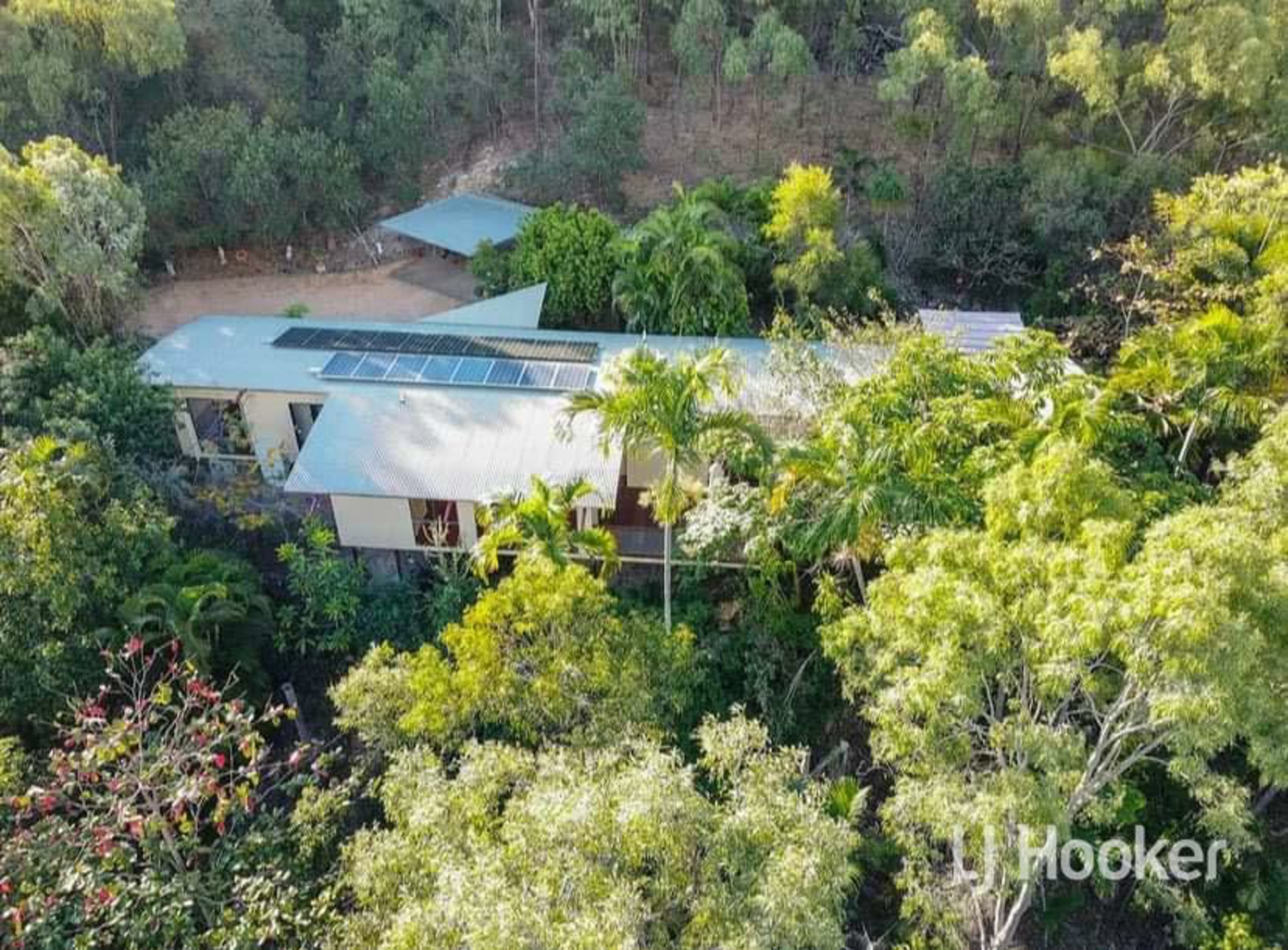 204 Mount Low Parkway, BUSHLAND BEACH