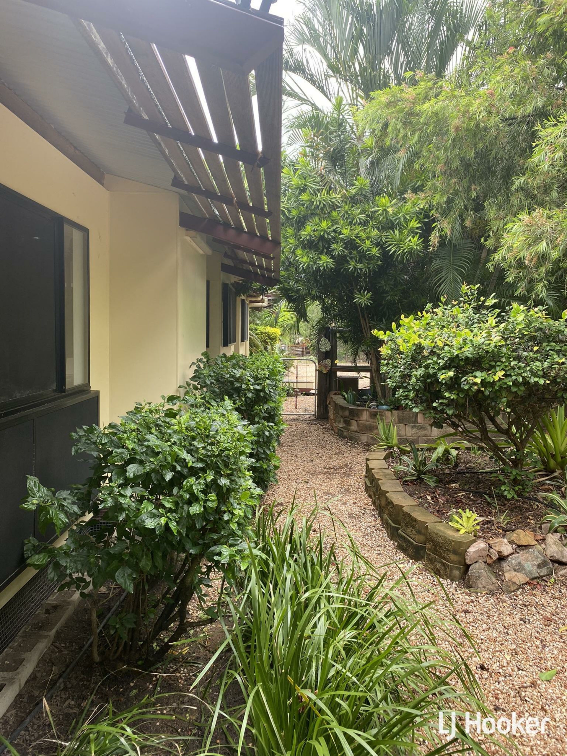 204 Mount Low Parkway, BUSHLAND BEACH
