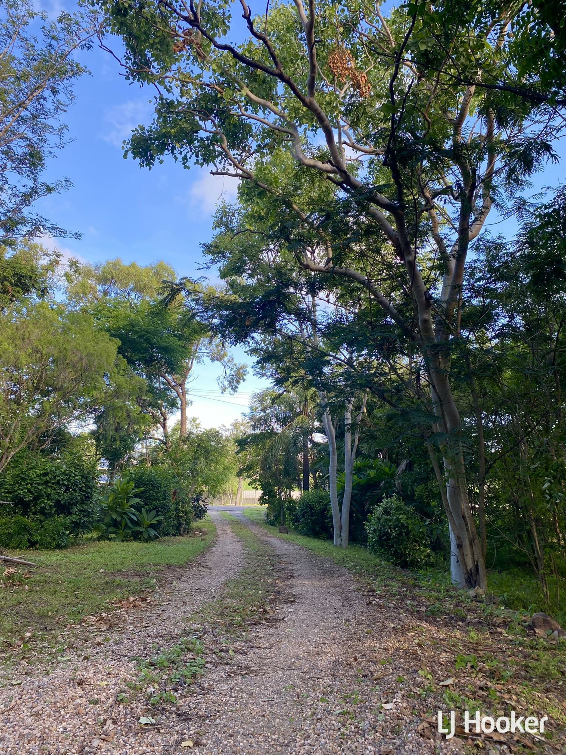 204 Mount Low Parkway, BUSHLAND BEACH